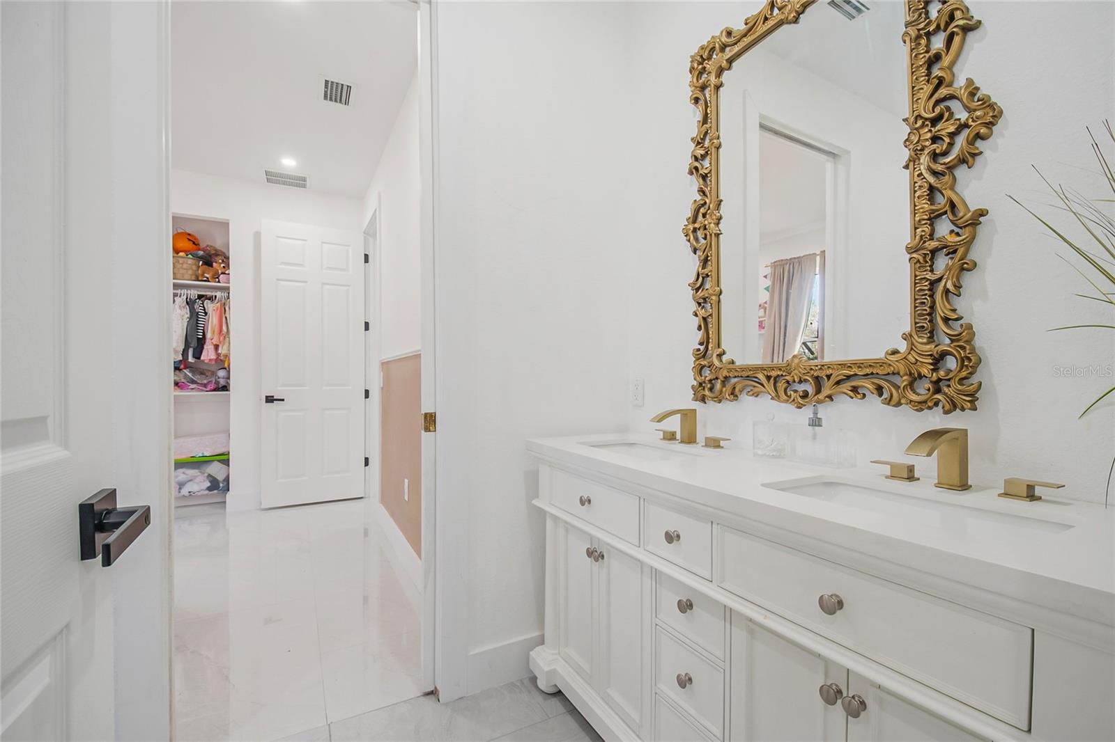 CHISHOLM TRAILS - Residential