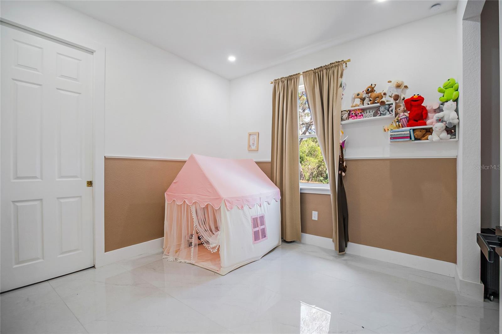 CHISHOLM TRAILS - Residential