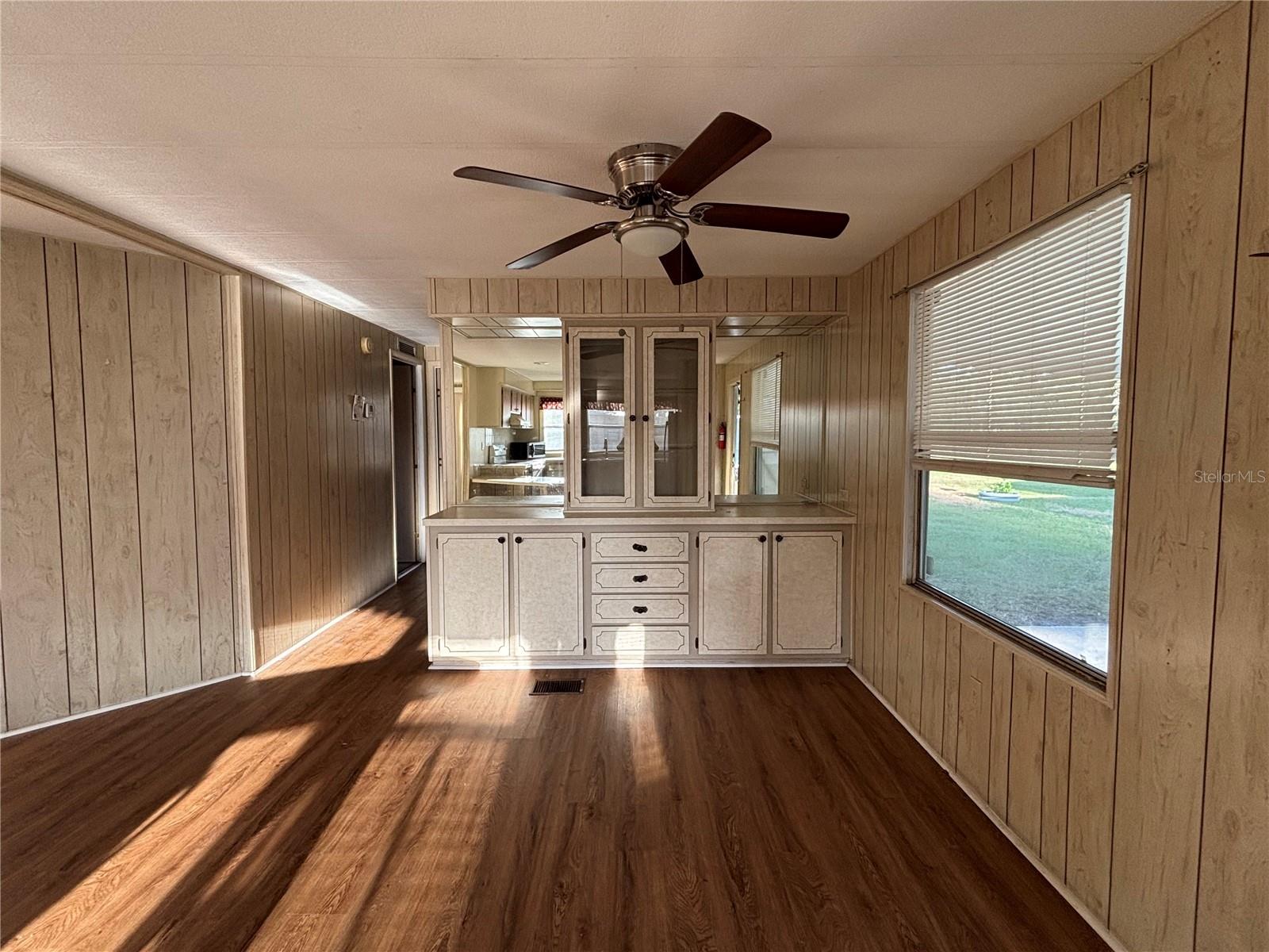 ZELLWOOD STATION - Residential