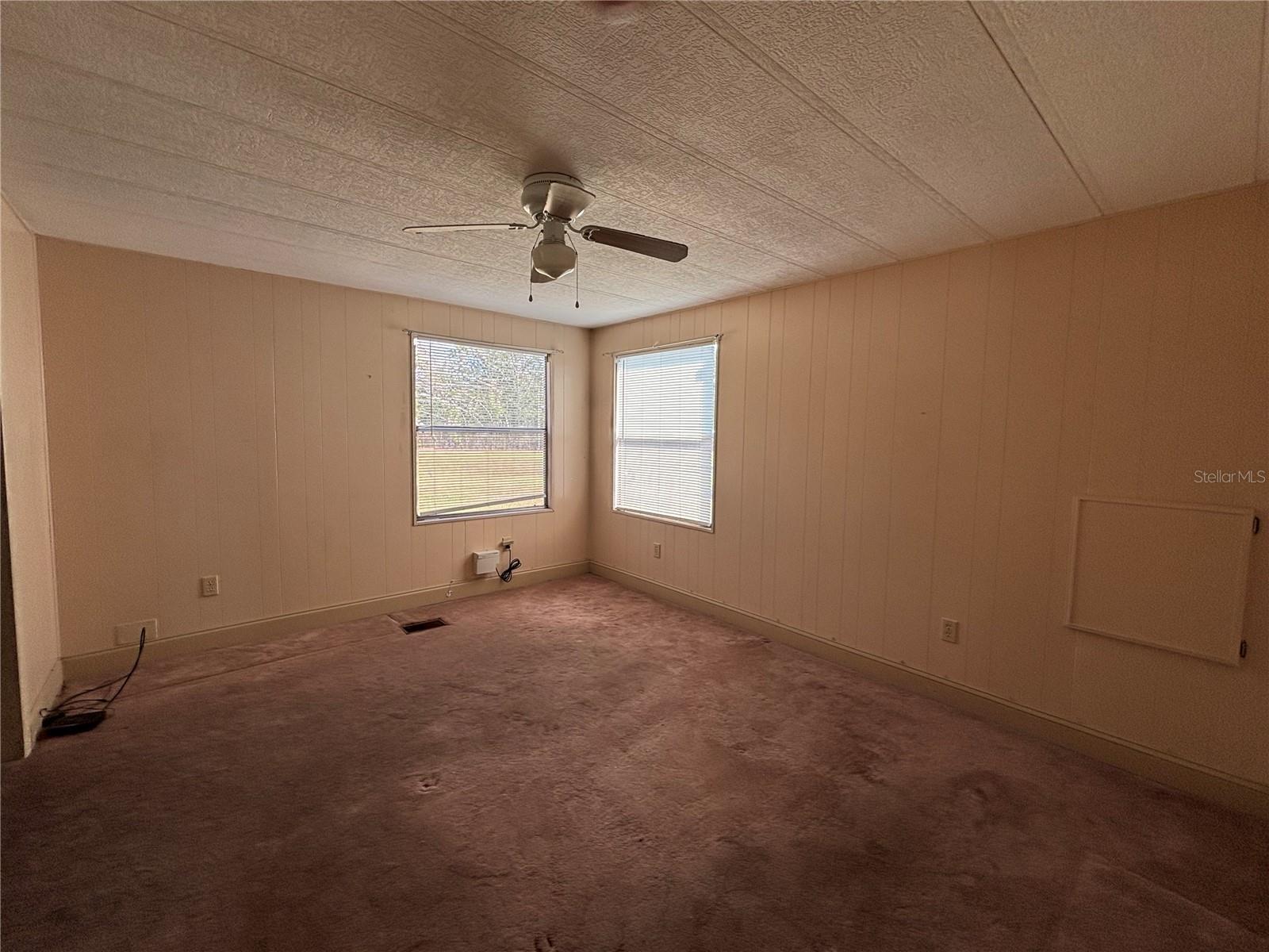 ZELLWOOD STATION - Residential