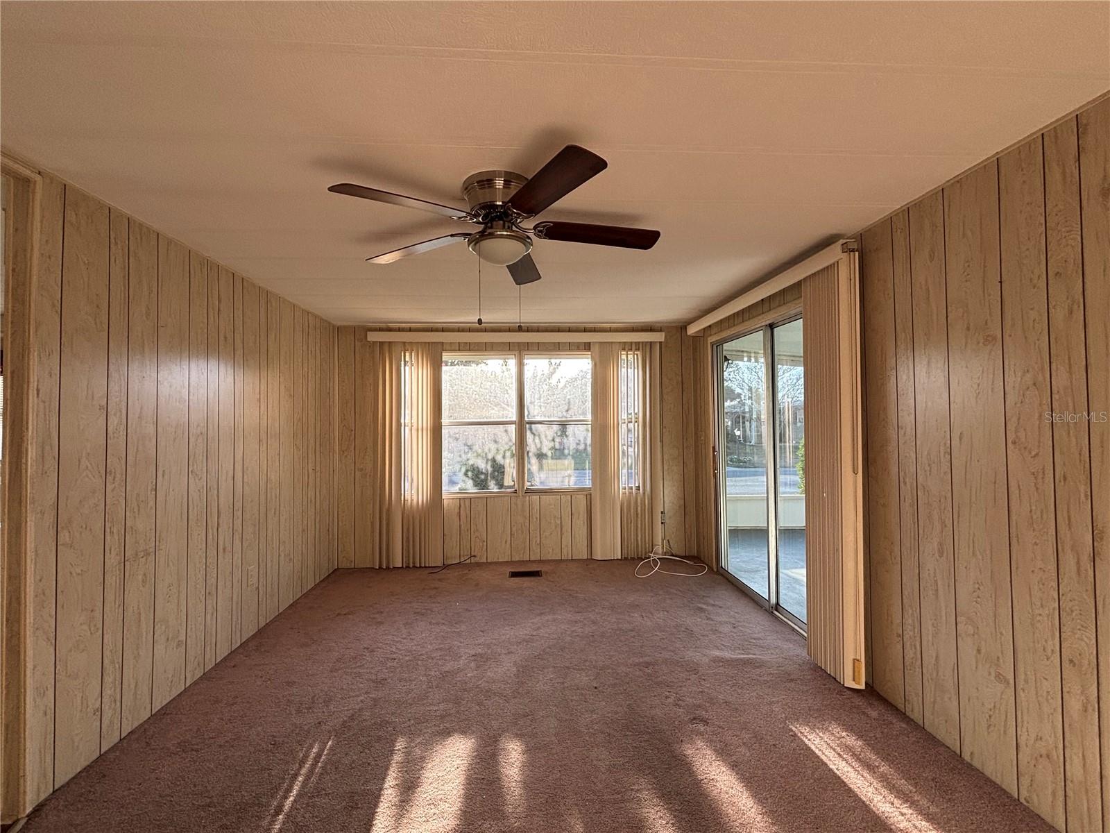 ZELLWOOD STATION - Residential