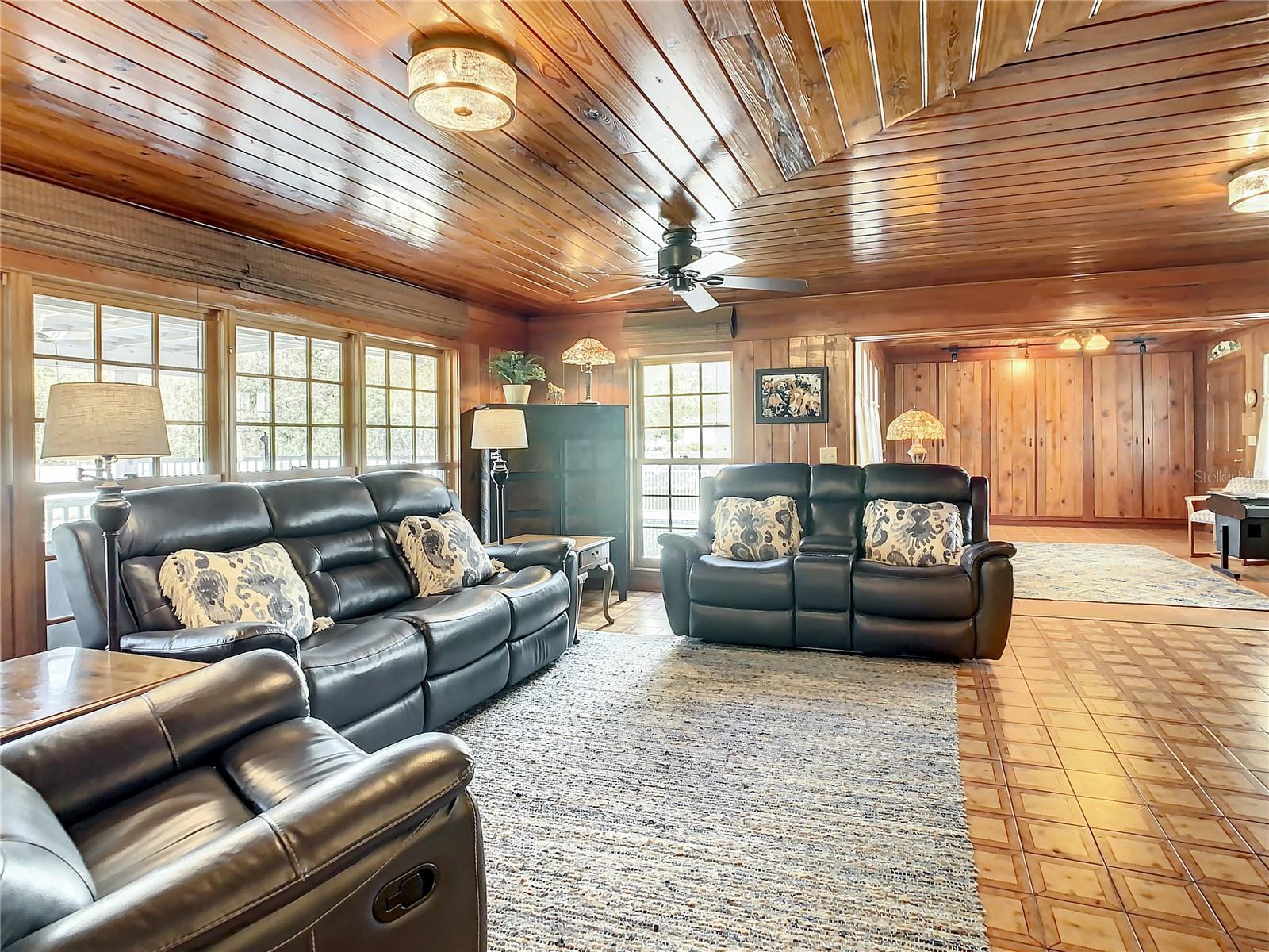 PINELLAS FARMS - Residential