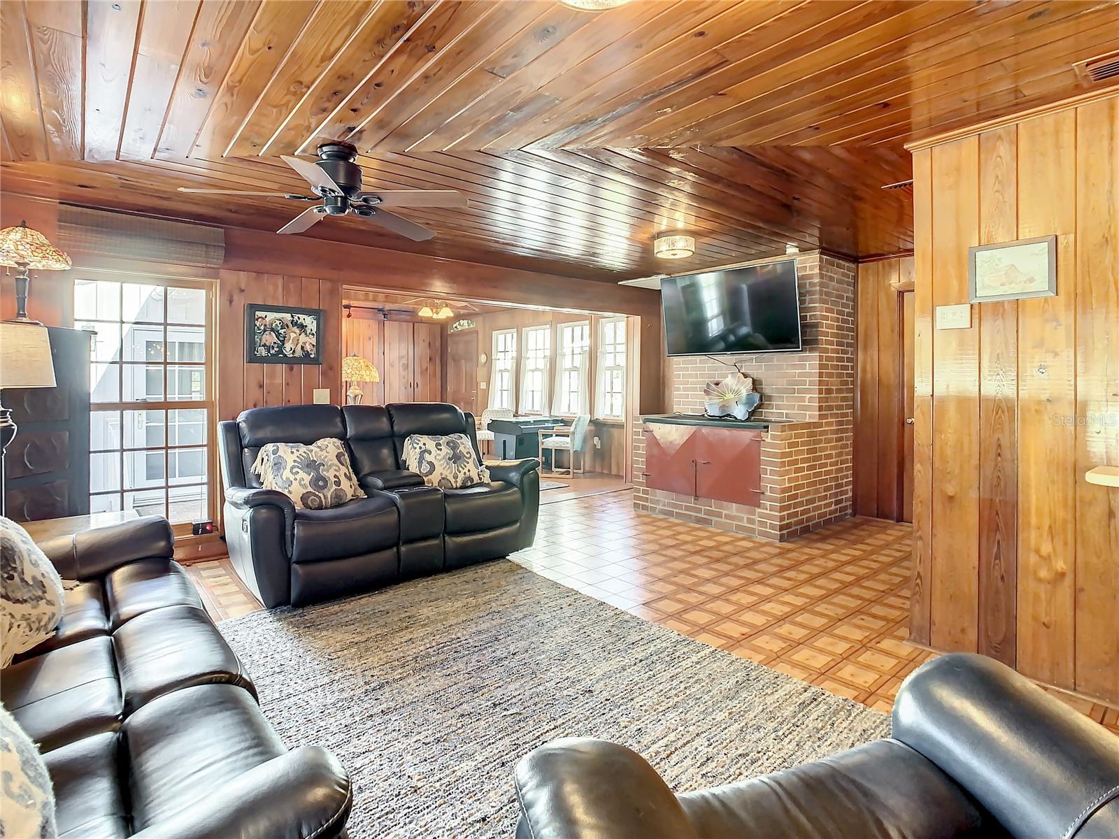 PINELLAS FARMS - Residential