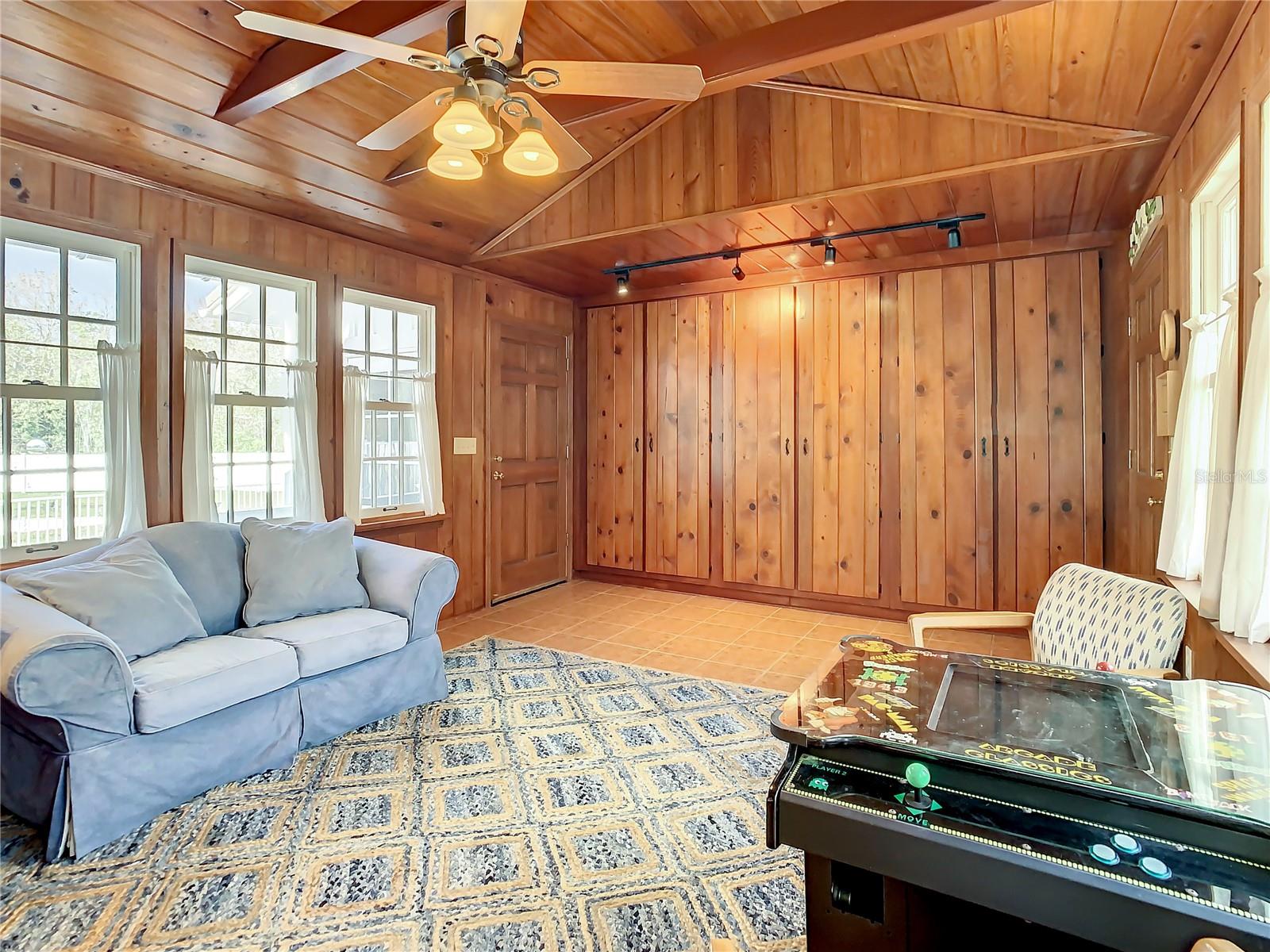 PINELLAS FARMS - Residential