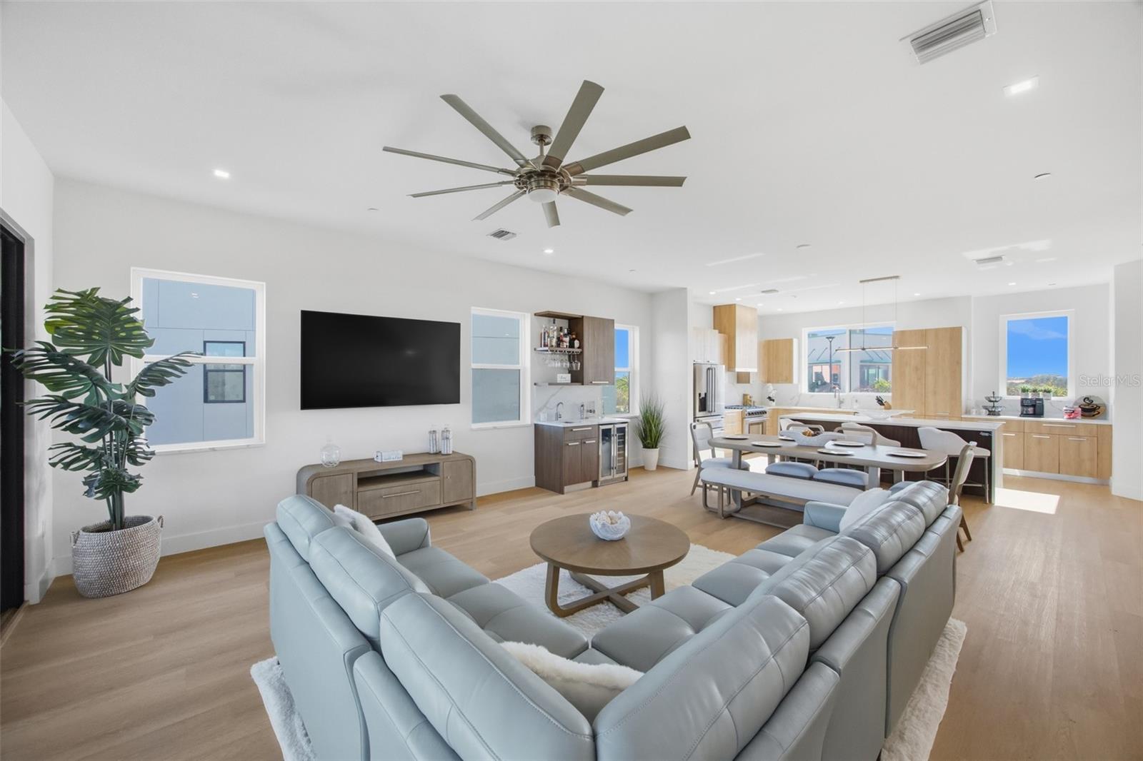 AQUA RESERVE TOWNHOMES - Residential