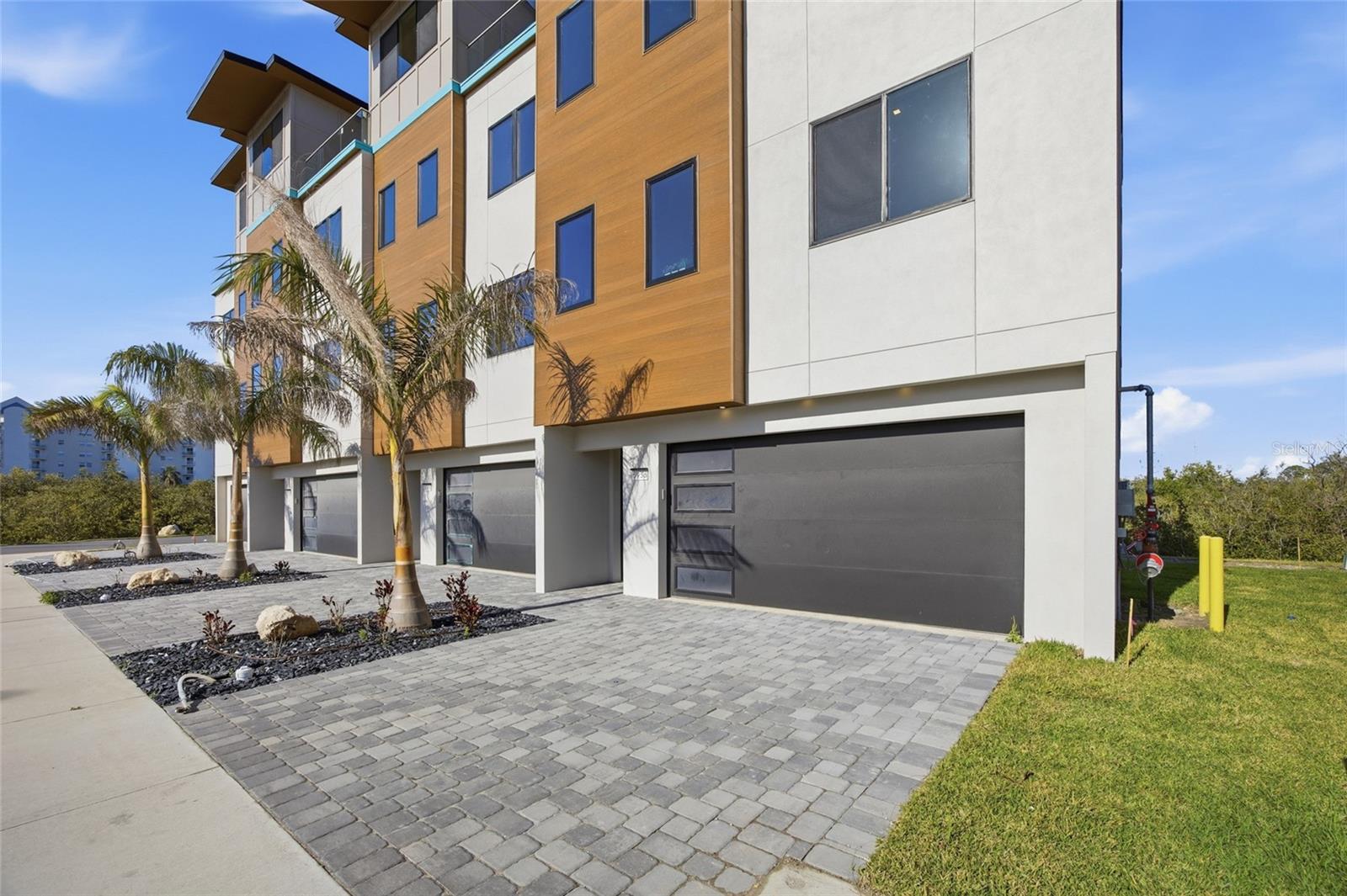 AQUA RESERVE TOWNHOMES - Residential