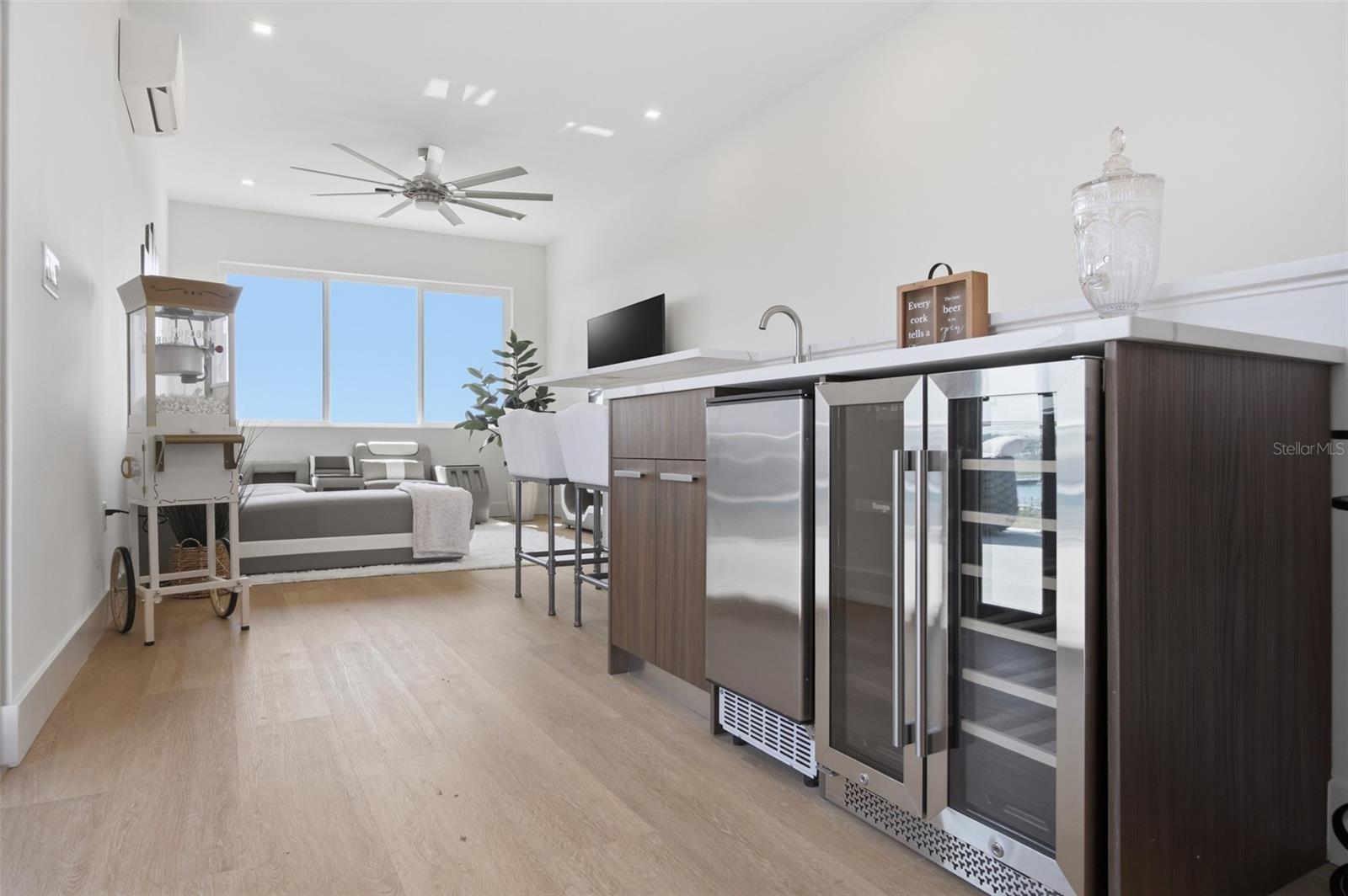 AQUA RESERVE TOWNHOMES - Residential