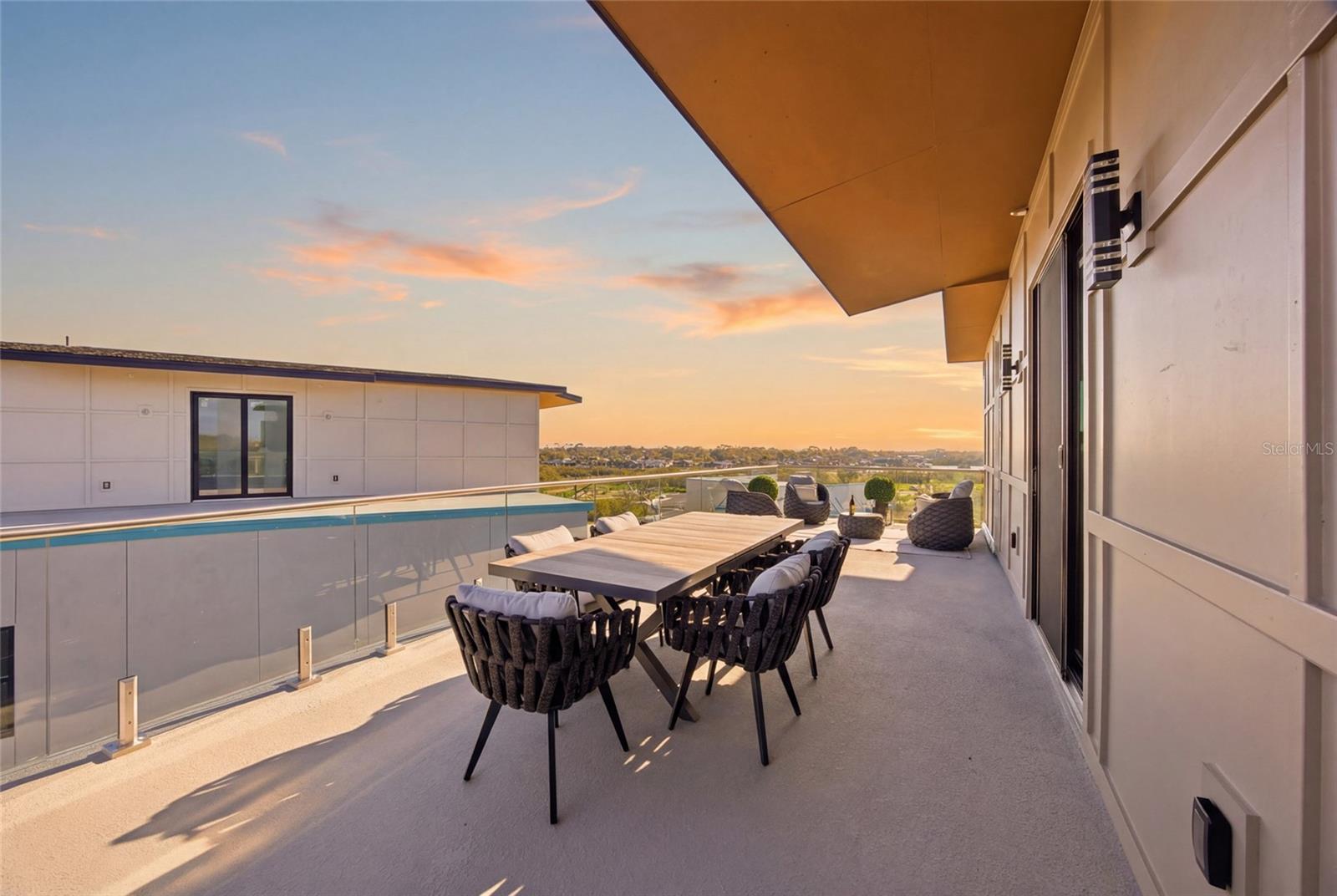 AQUA RESERVE TOWNHOMES - Residential