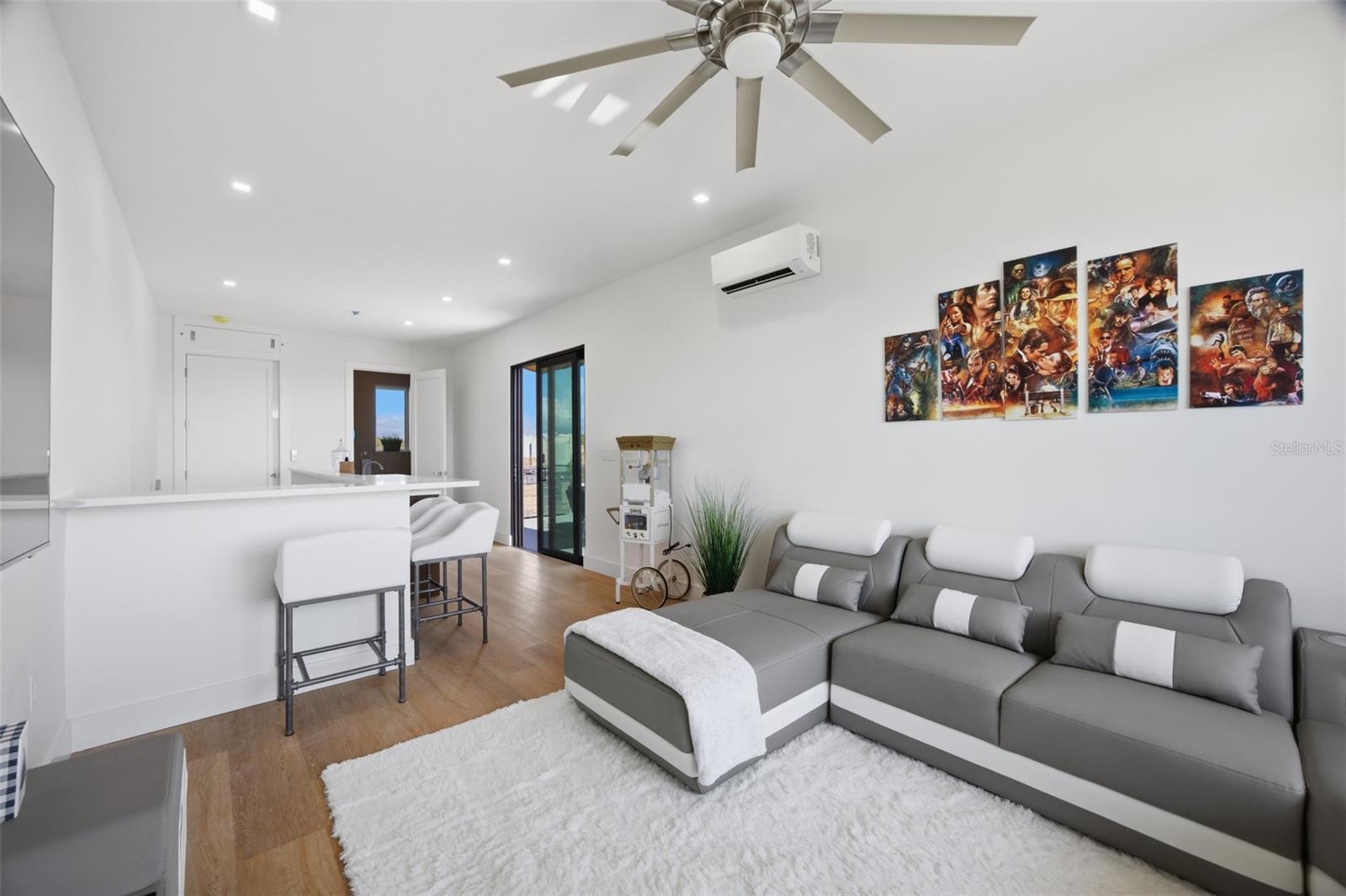 AQUA RESERVE TOWNHOMES - Residential