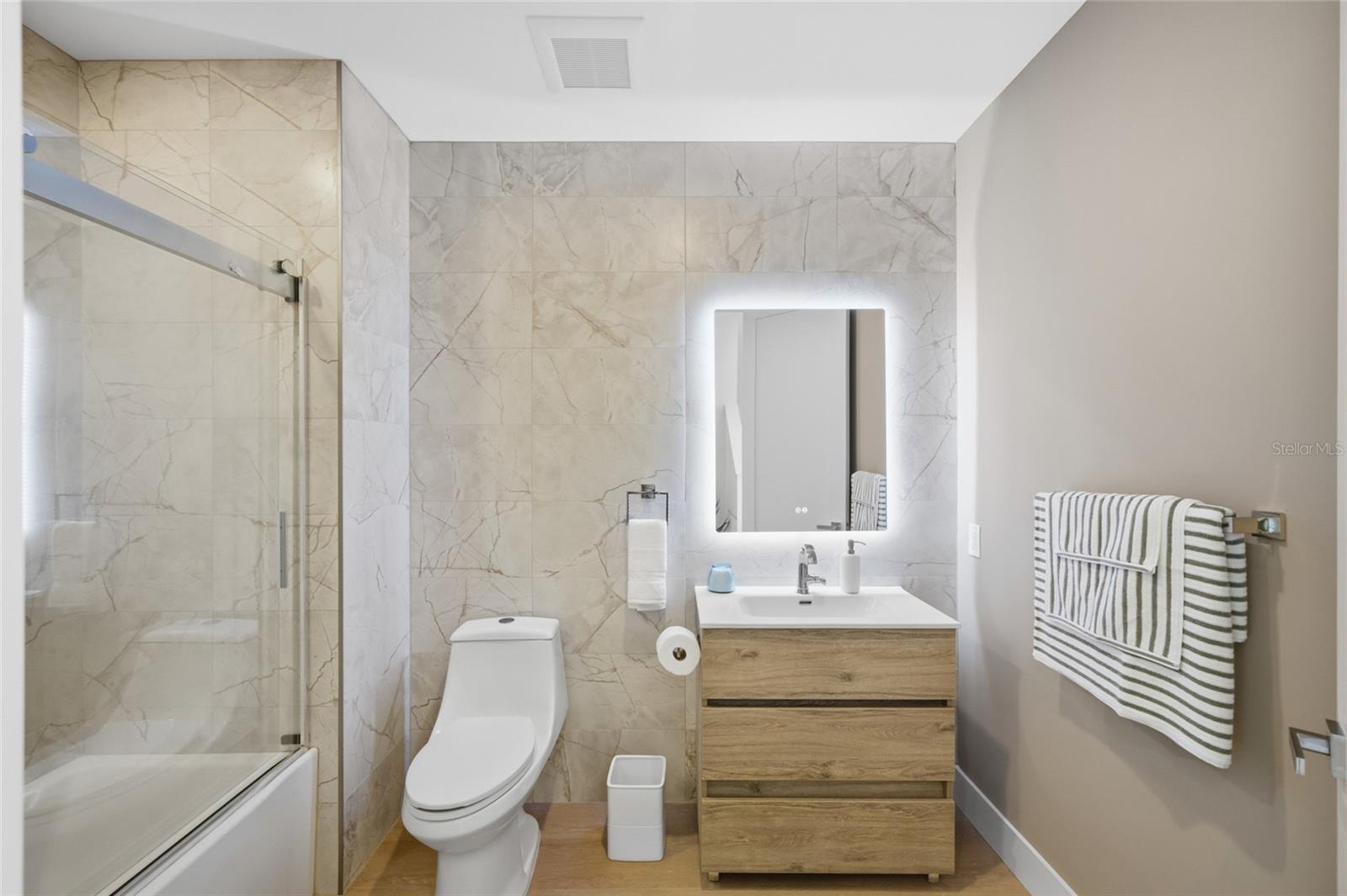 AQUA RESERVE TOWNHOMES - Residential