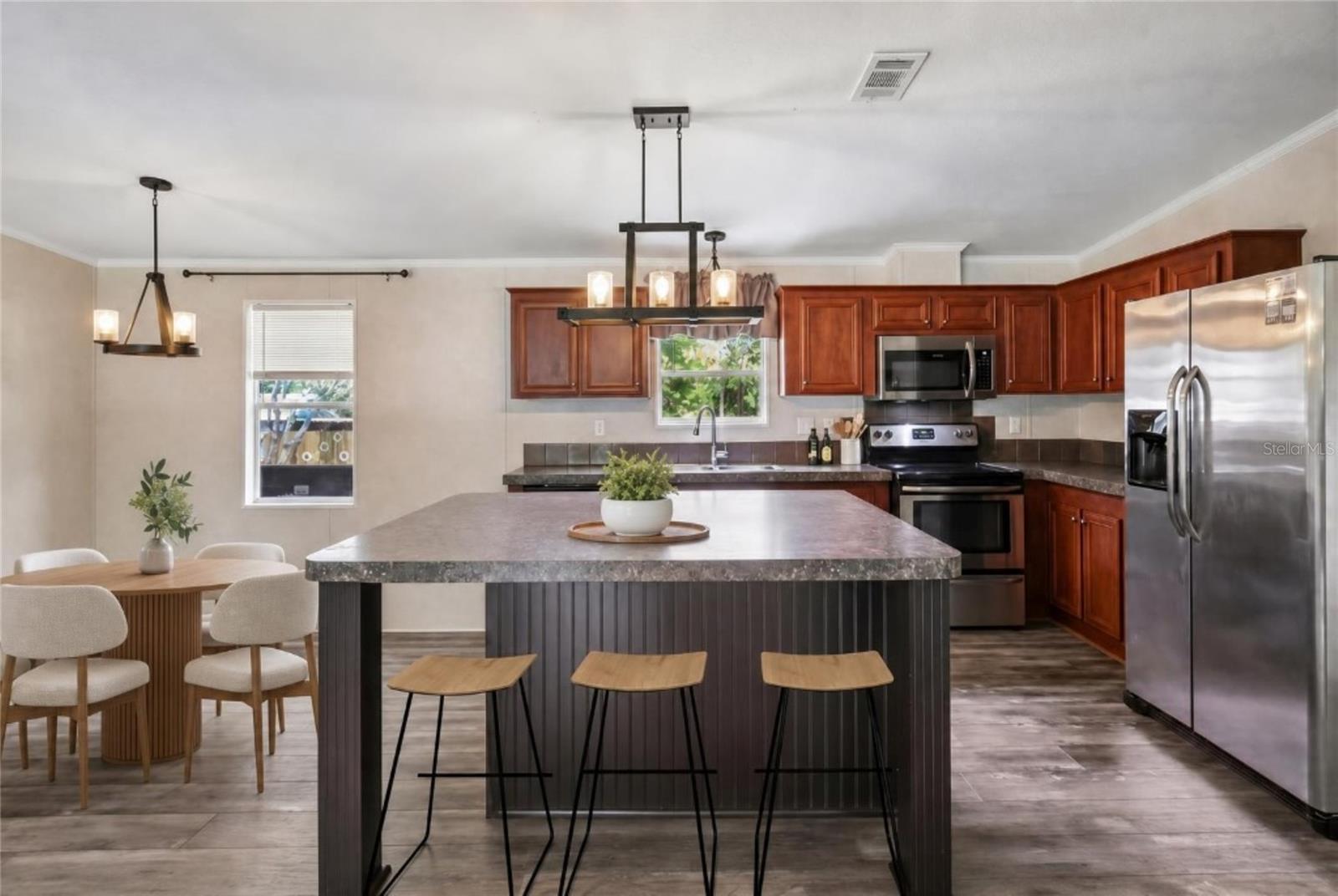 136 CREEKWOOD RUN