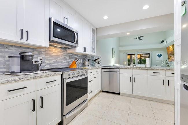 SANDPOINTE TWNHS SEC 05 - Residential Lease