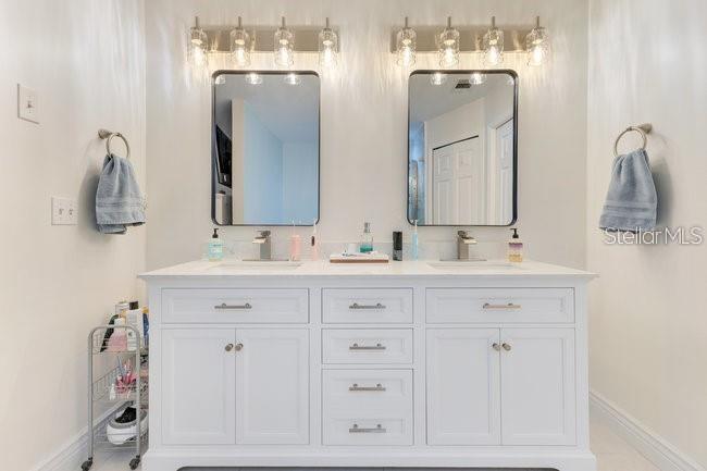 SANDPOINTE TWNHS SEC 05 - Residential Lease