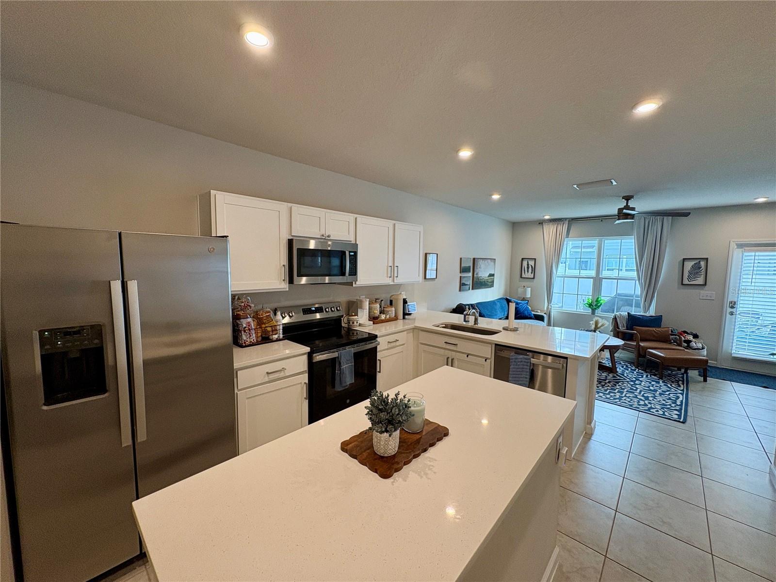 AVALON WOODS PH II - Residential Lease