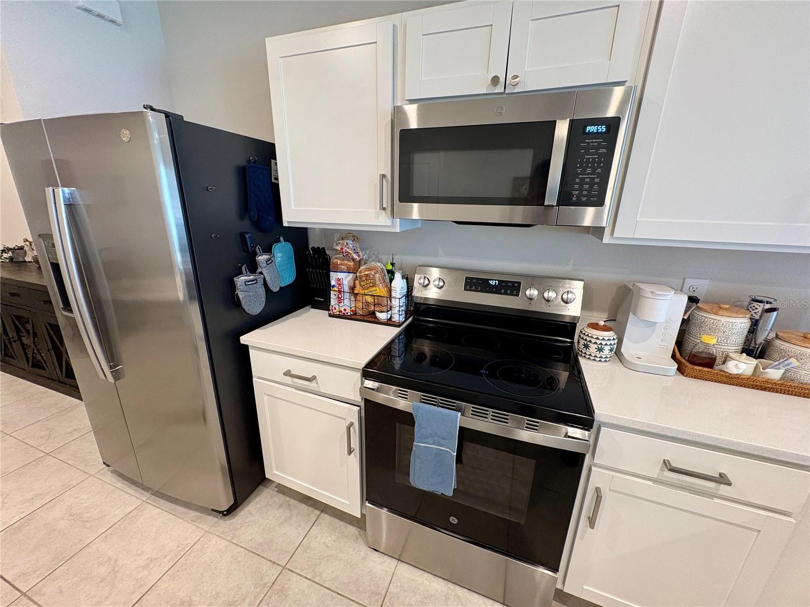 AVALON WOODS PH II - Residential Lease