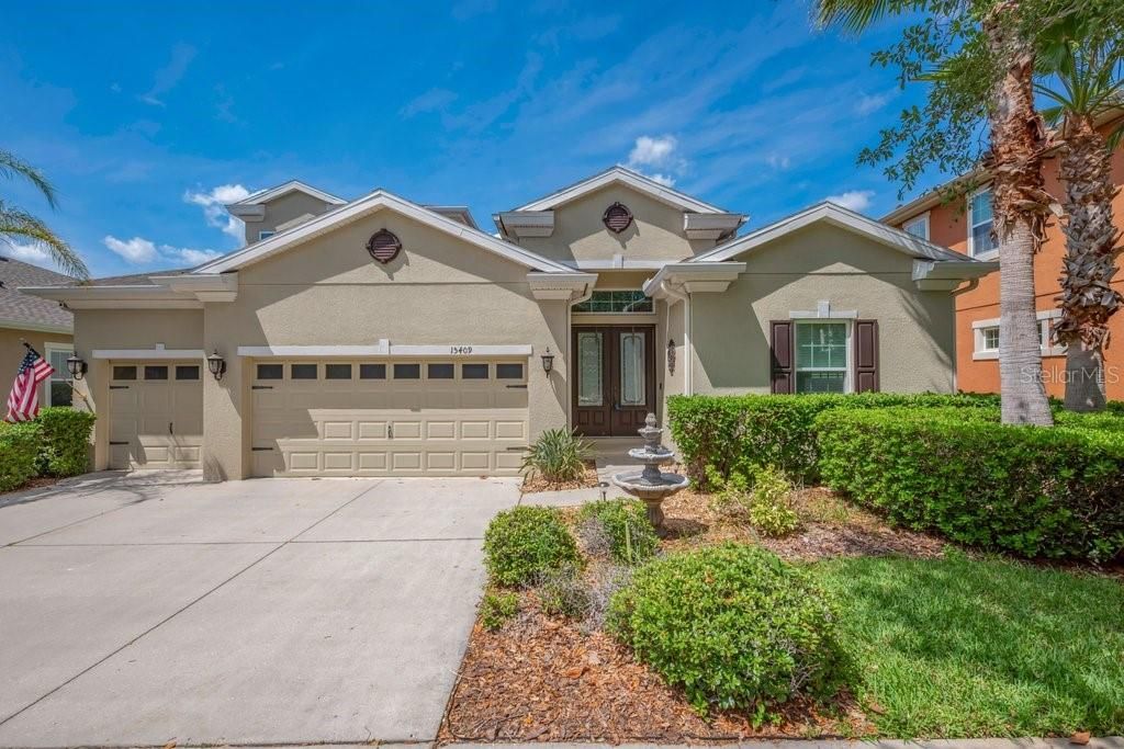Photo of 15409 Starling Crossing Drive, Lithia, FL 33547 (MLS # TB8502470)