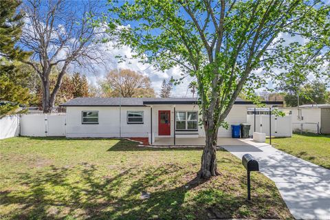 Photo of 2924 Atlanta Avenue, Lakeland, FL 33803 (MLS # O6389213)