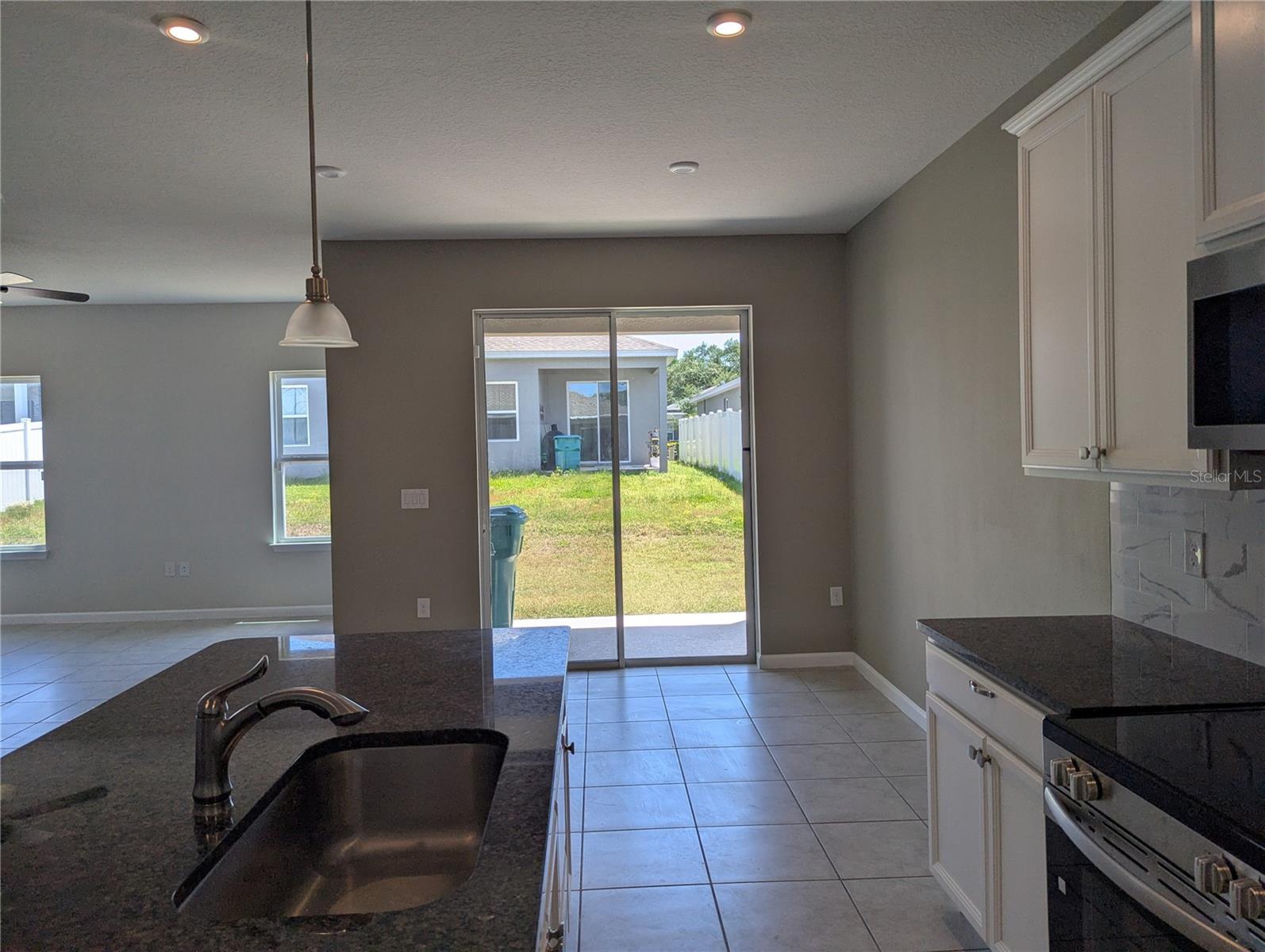 DORA LANDINGS - Residential Lease