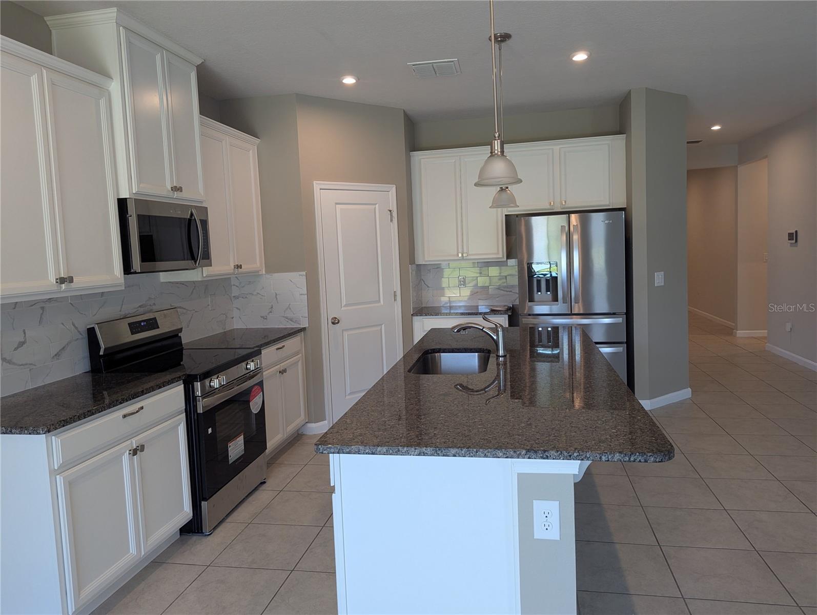 DORA LANDINGS - Residential Lease