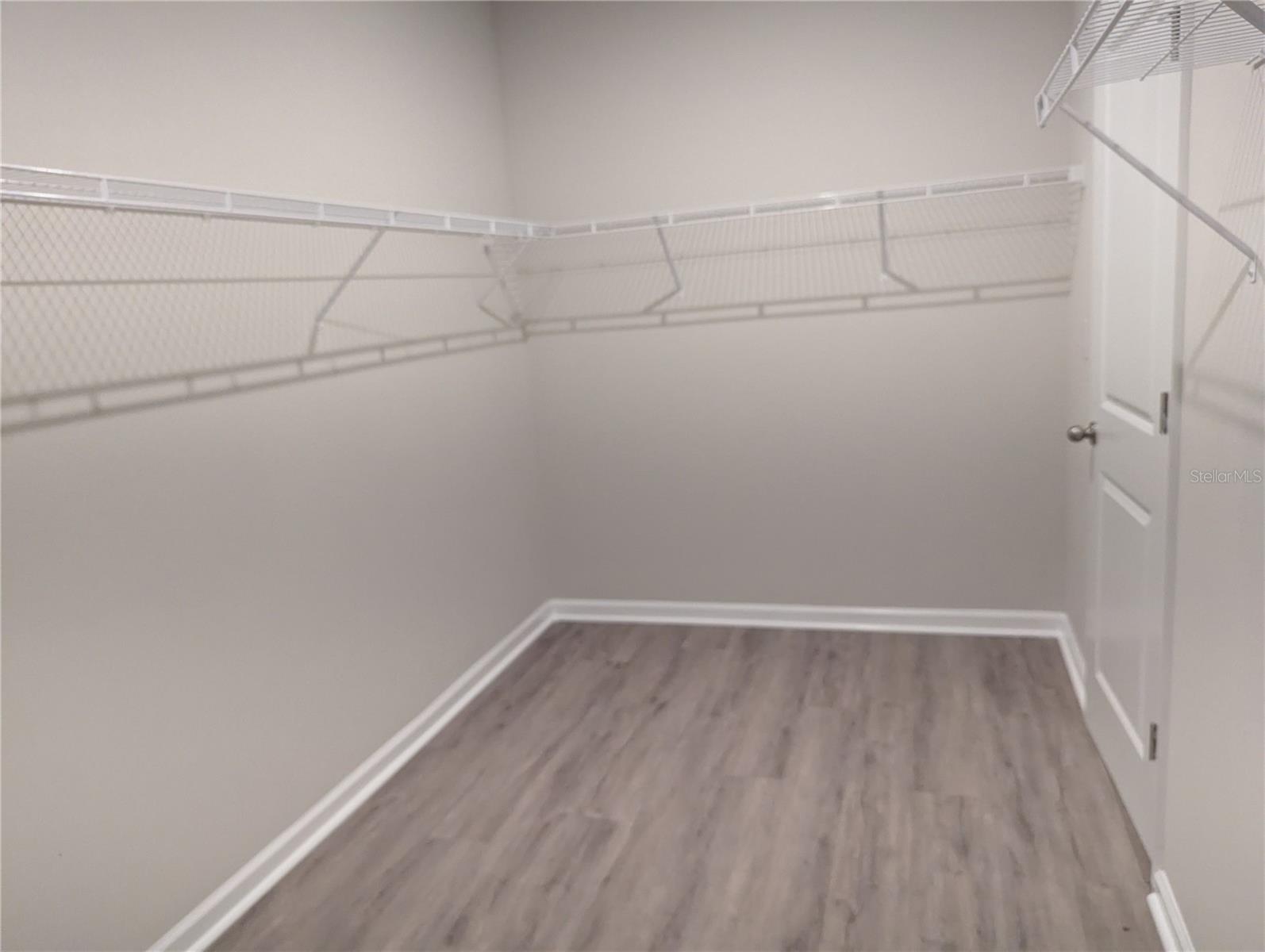 DORA LANDINGS - Residential Lease