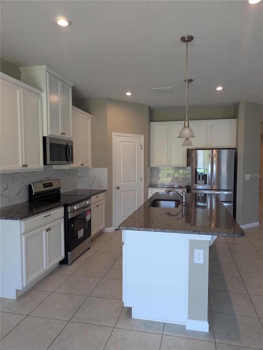 DORA LANDINGS - Residential Lease