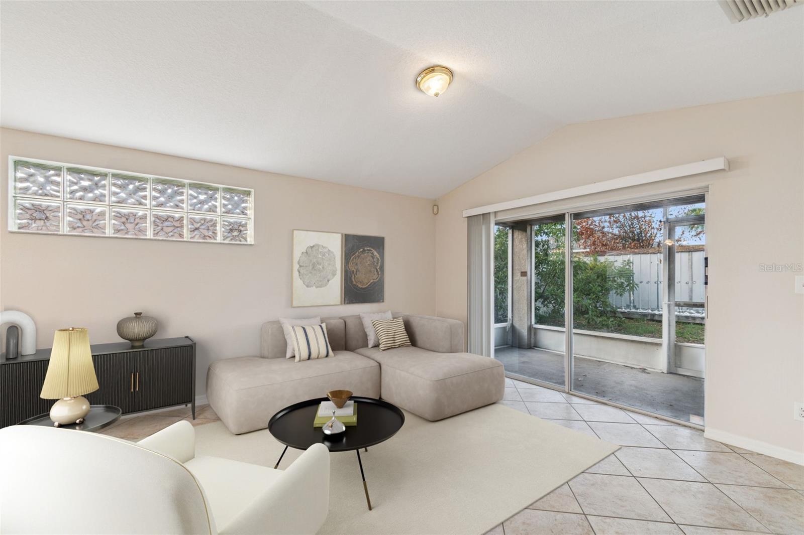 LOS CIEN - Residential