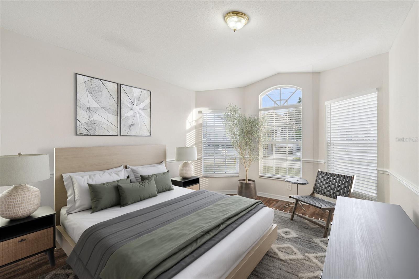 LOS CIEN - Residential