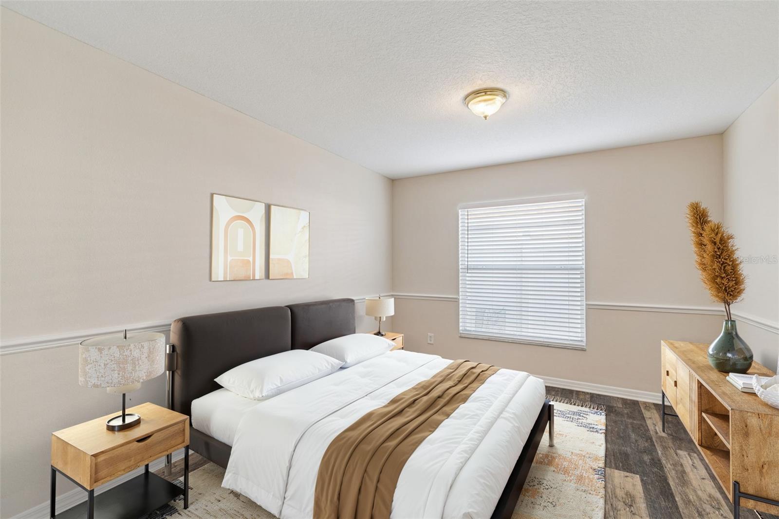 LOS CIEN - Residential