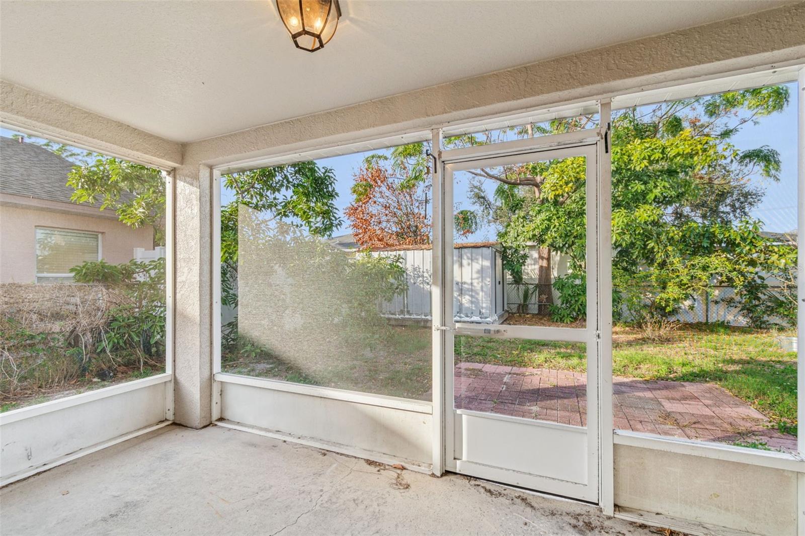 LOS CIEN - Residential