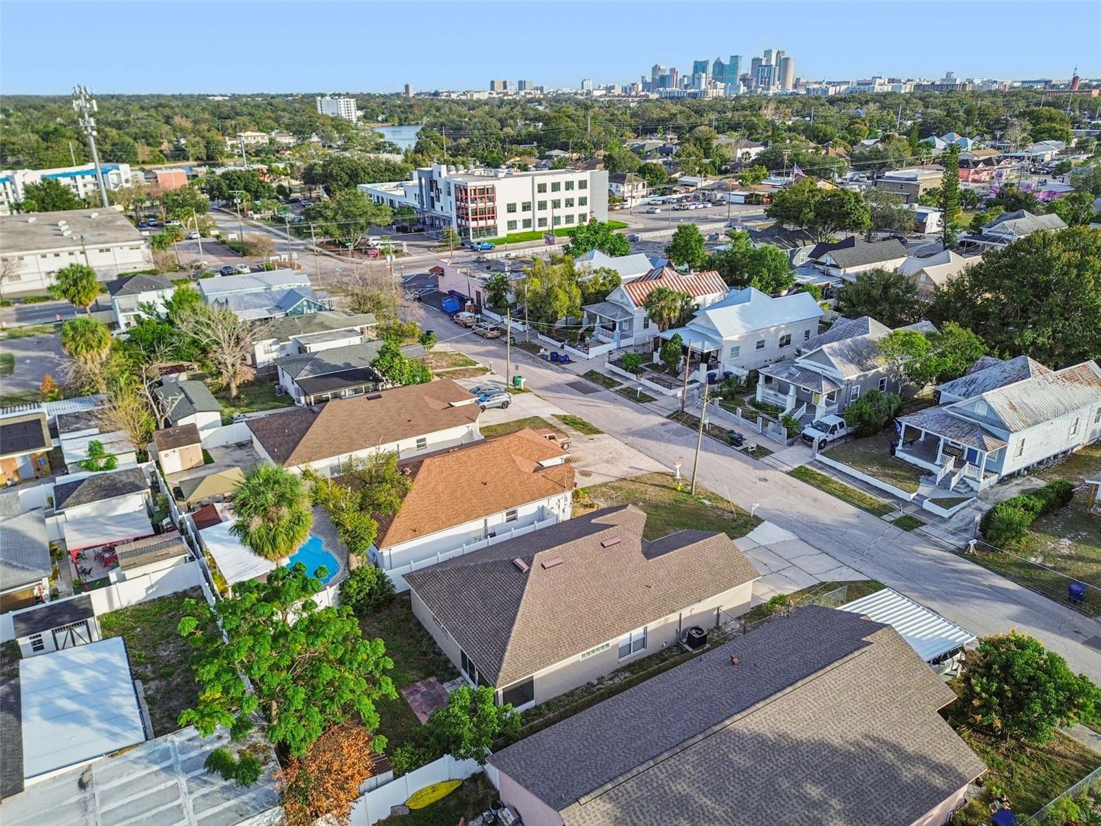 LOS CIEN - Residential