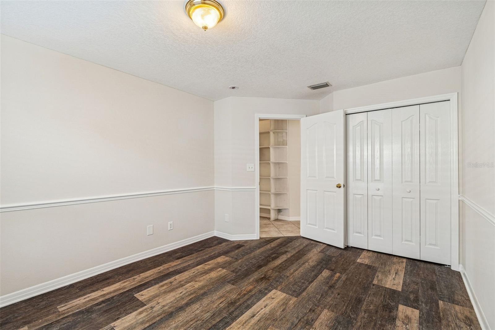 LOS CIEN - Residential