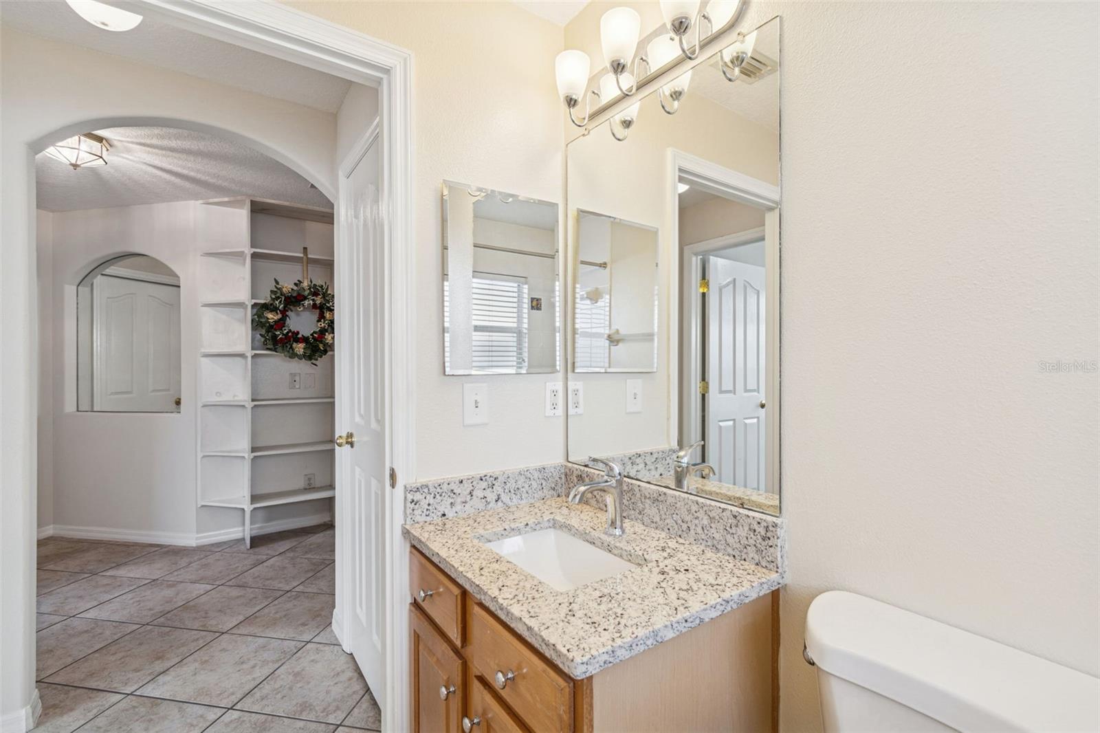 LOS CIEN - Residential