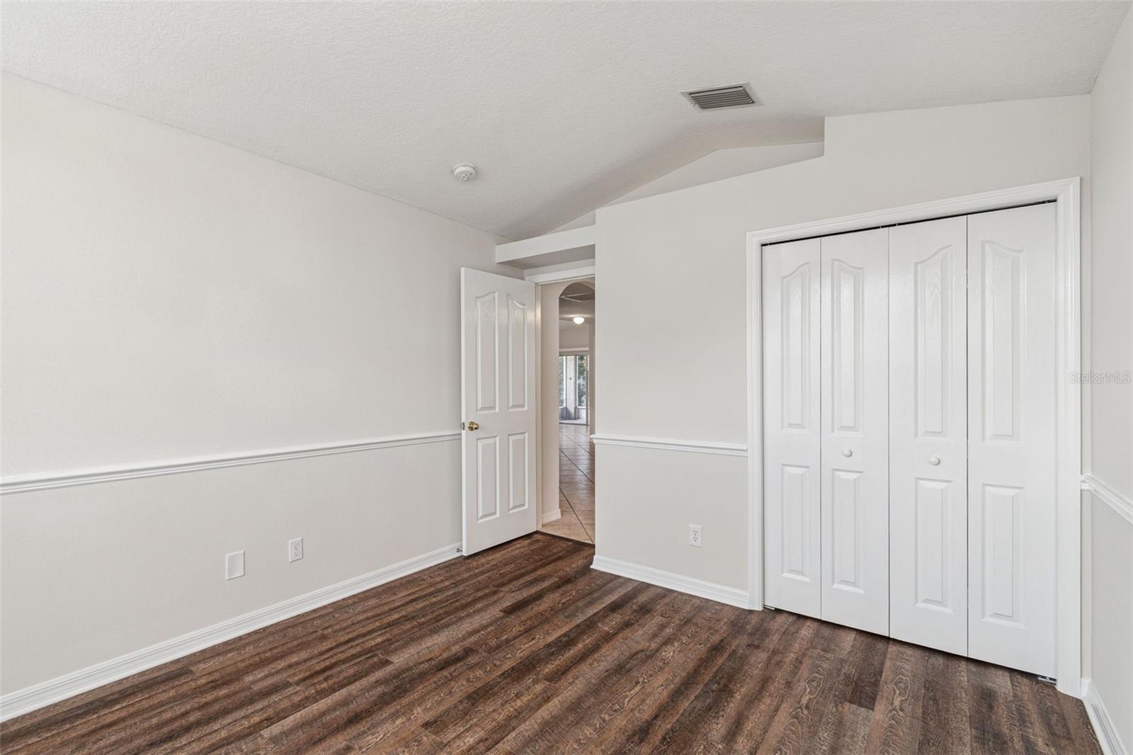 LOS CIEN - Residential