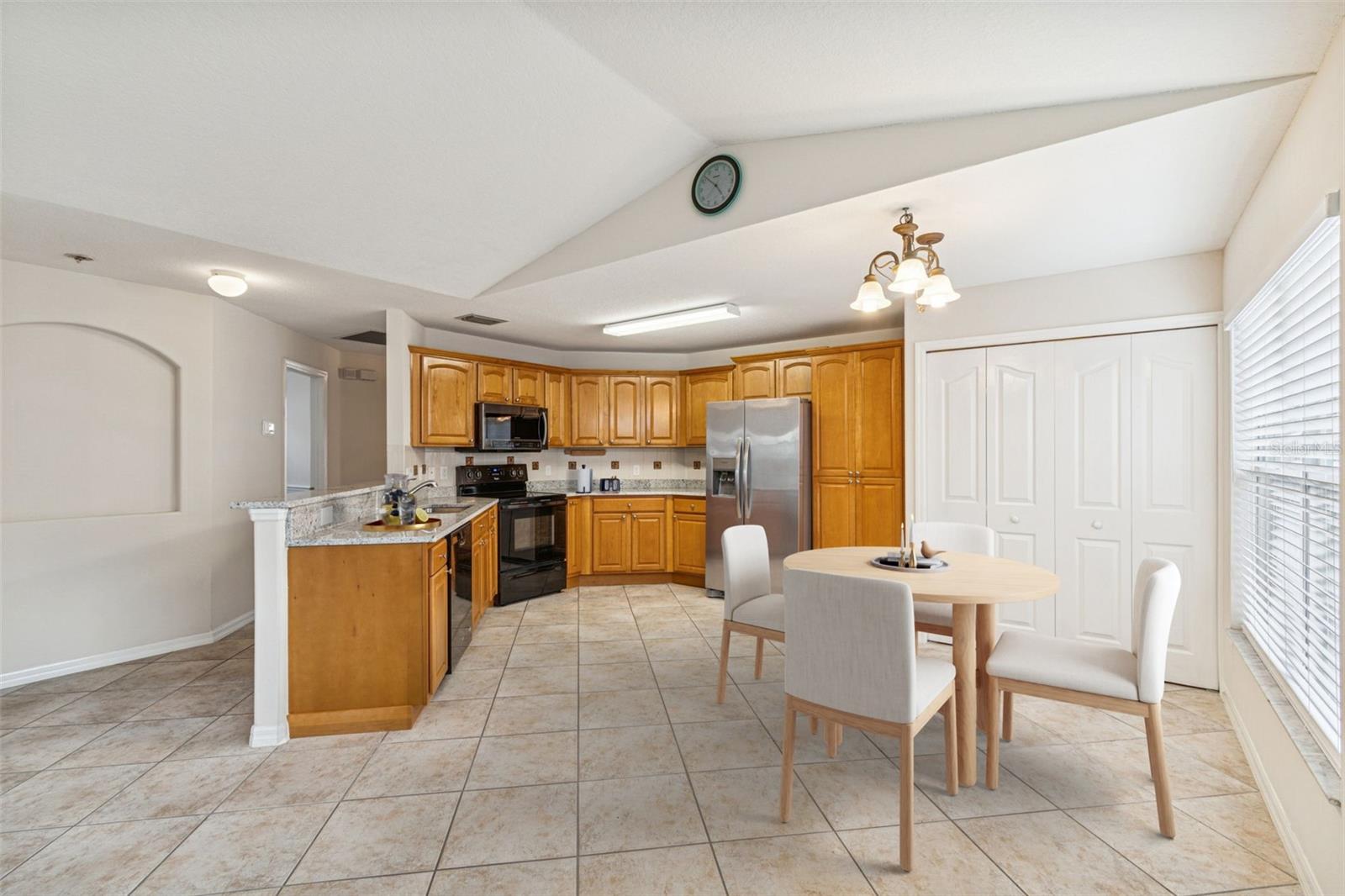 LOS CIEN - Residential