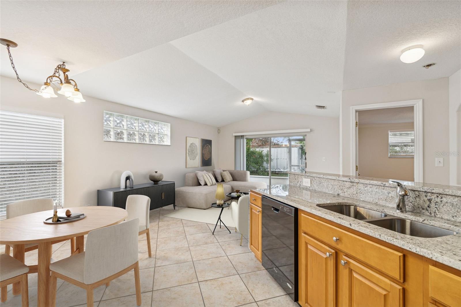 LOS CIEN - Residential