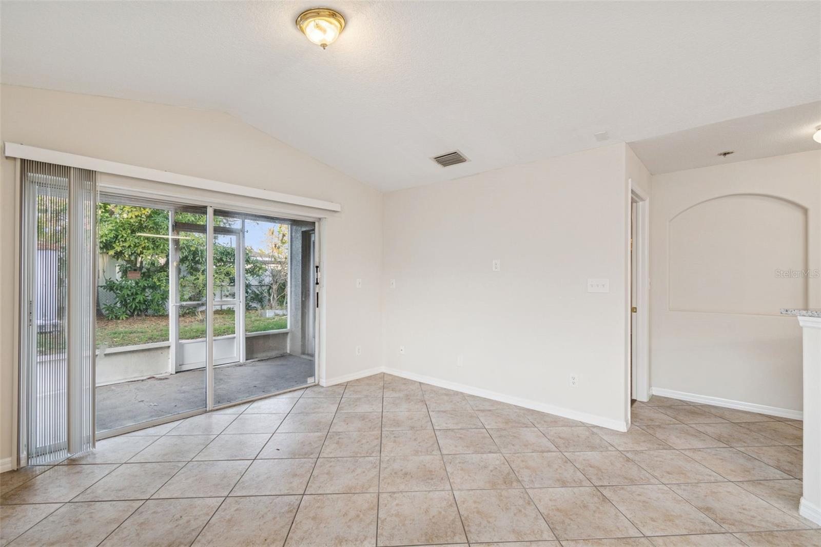 LOS CIEN - Residential