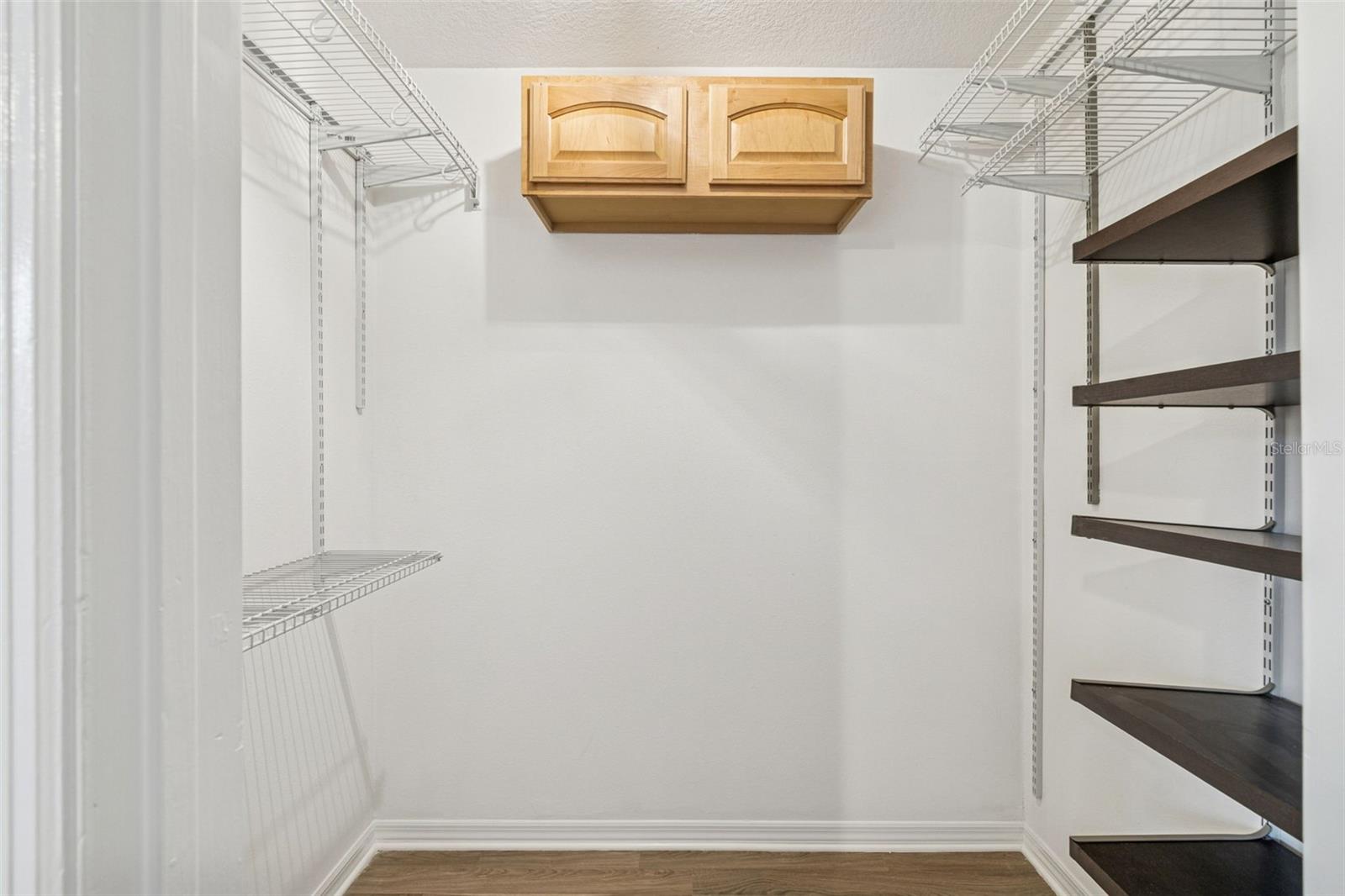 LOS CIEN - Residential