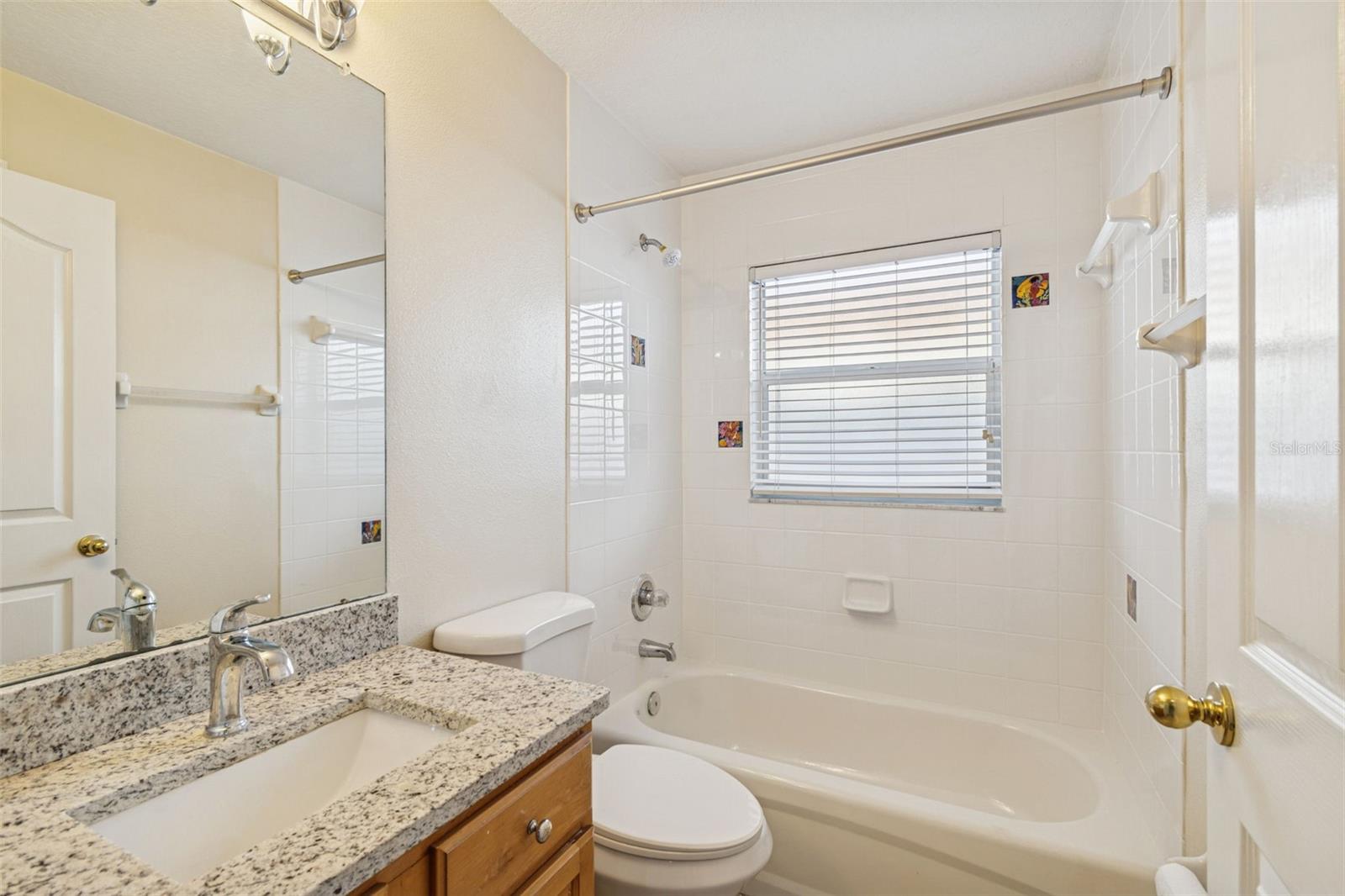 LOS CIEN - Residential