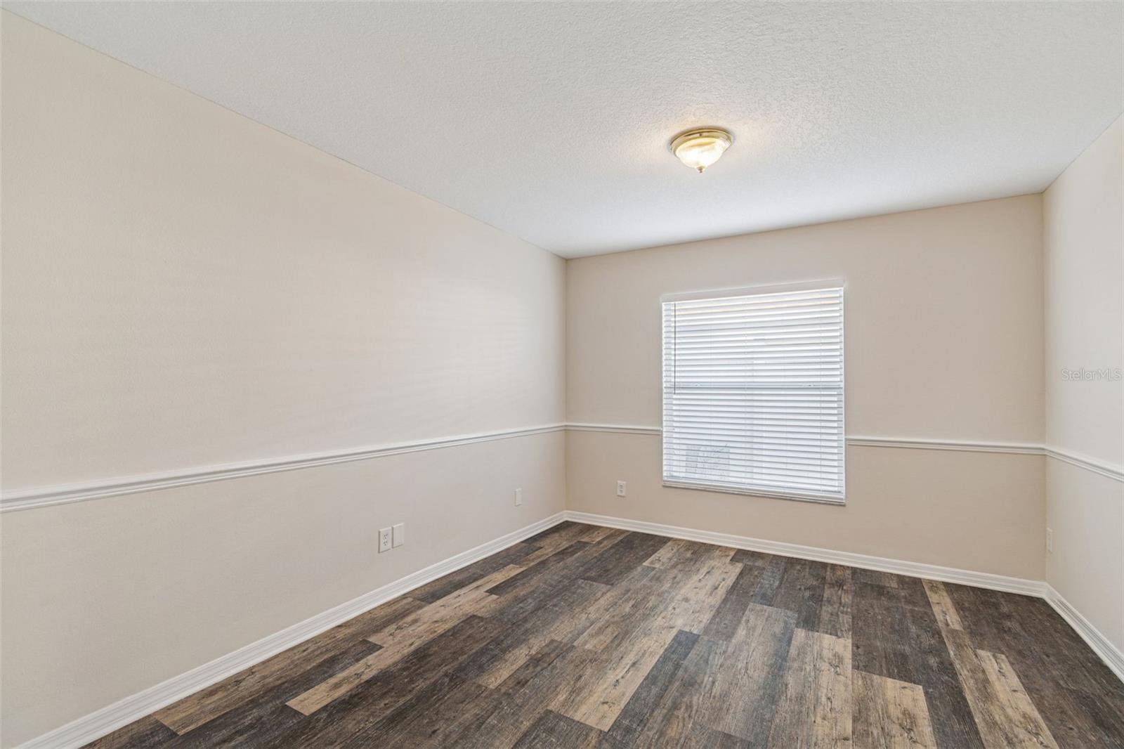 LOS CIEN - Residential