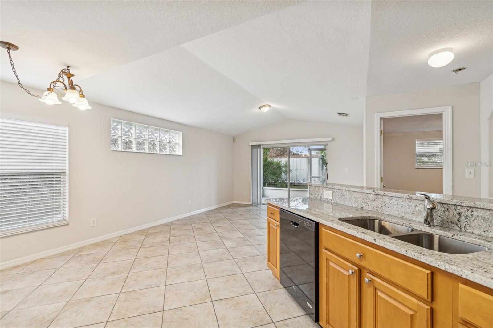 LOS CIEN - Residential