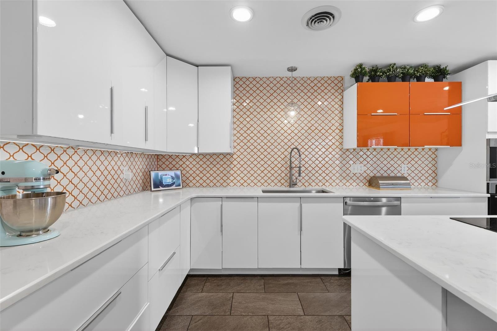 EUSTIS HOGAN TERRACE - Residential