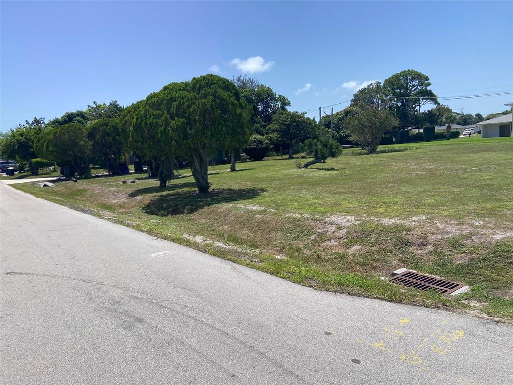 Photo of 2203 Avienda Avenue, Fort Pierce, FL 34946 (MLS # TB8416365)