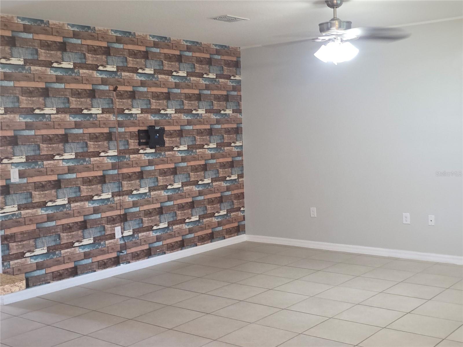 CALABAY AT TOWER LAKE PH 03 - Residential