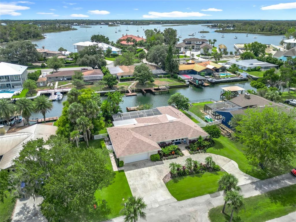 Photo of 710 SE 1st Court, Crystal River, FL 34429 (MLS # TB8437332)