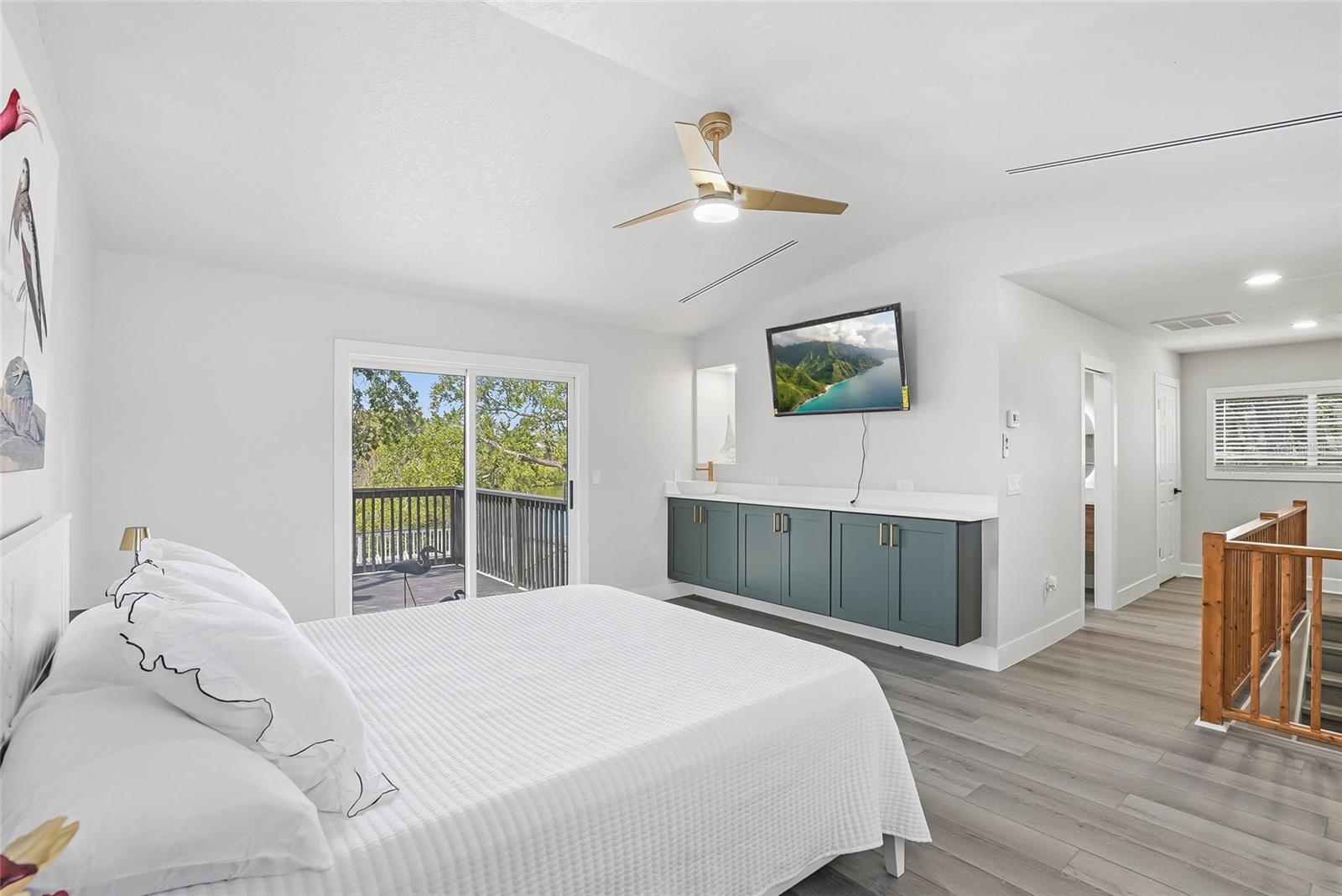 MARTHAS VINEYARD - Residential