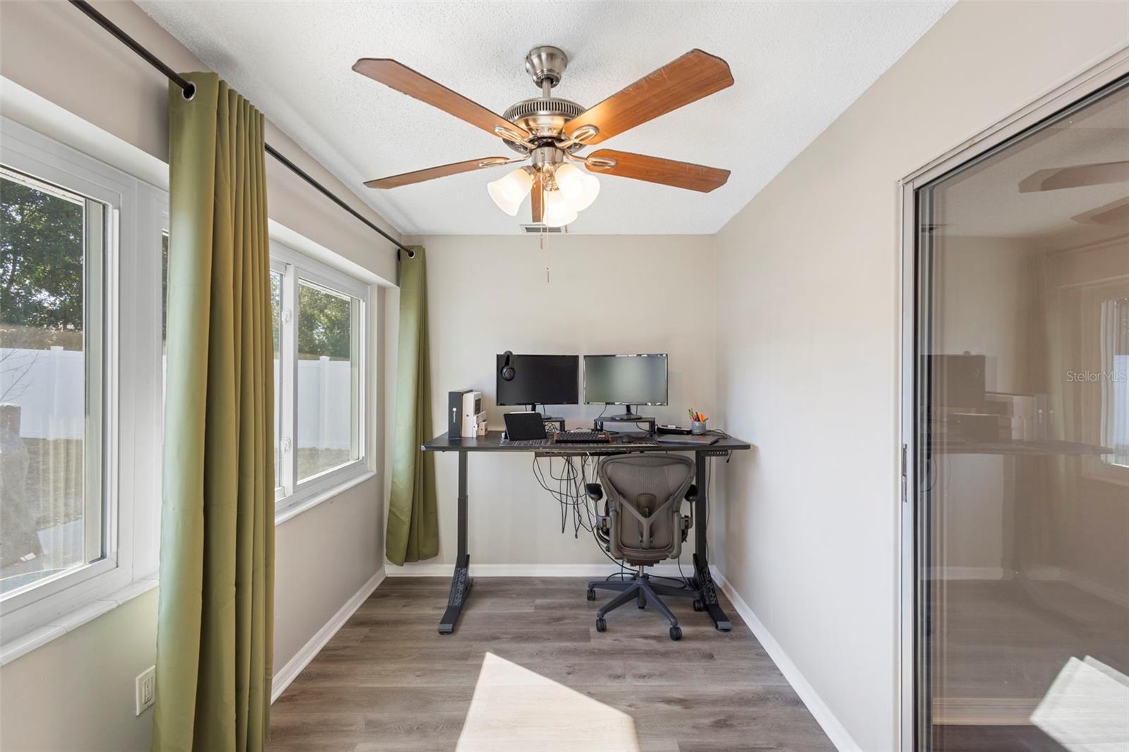 BREEZEWOOD PARK UNIT 05 - Residential