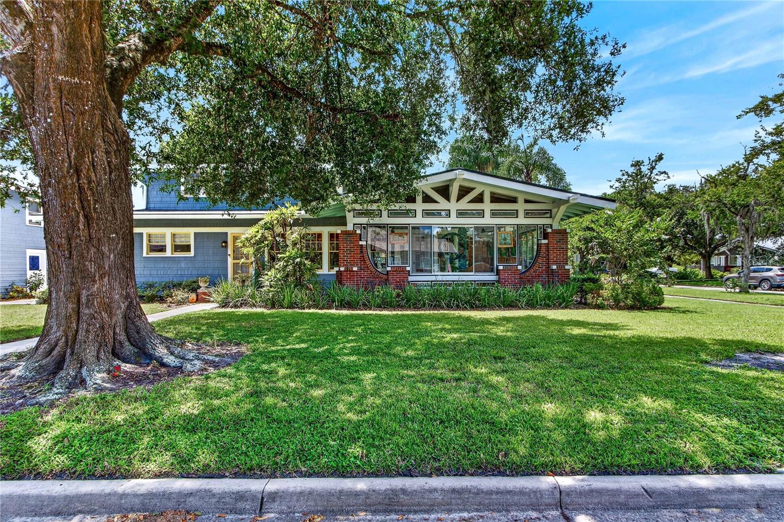 1201 MAGNOLIA AVENUE
