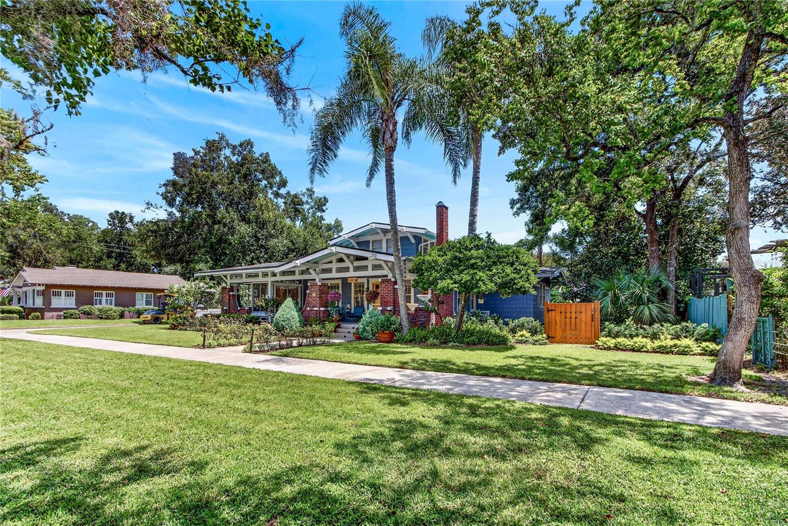 1201 MAGNOLIA AVENUE