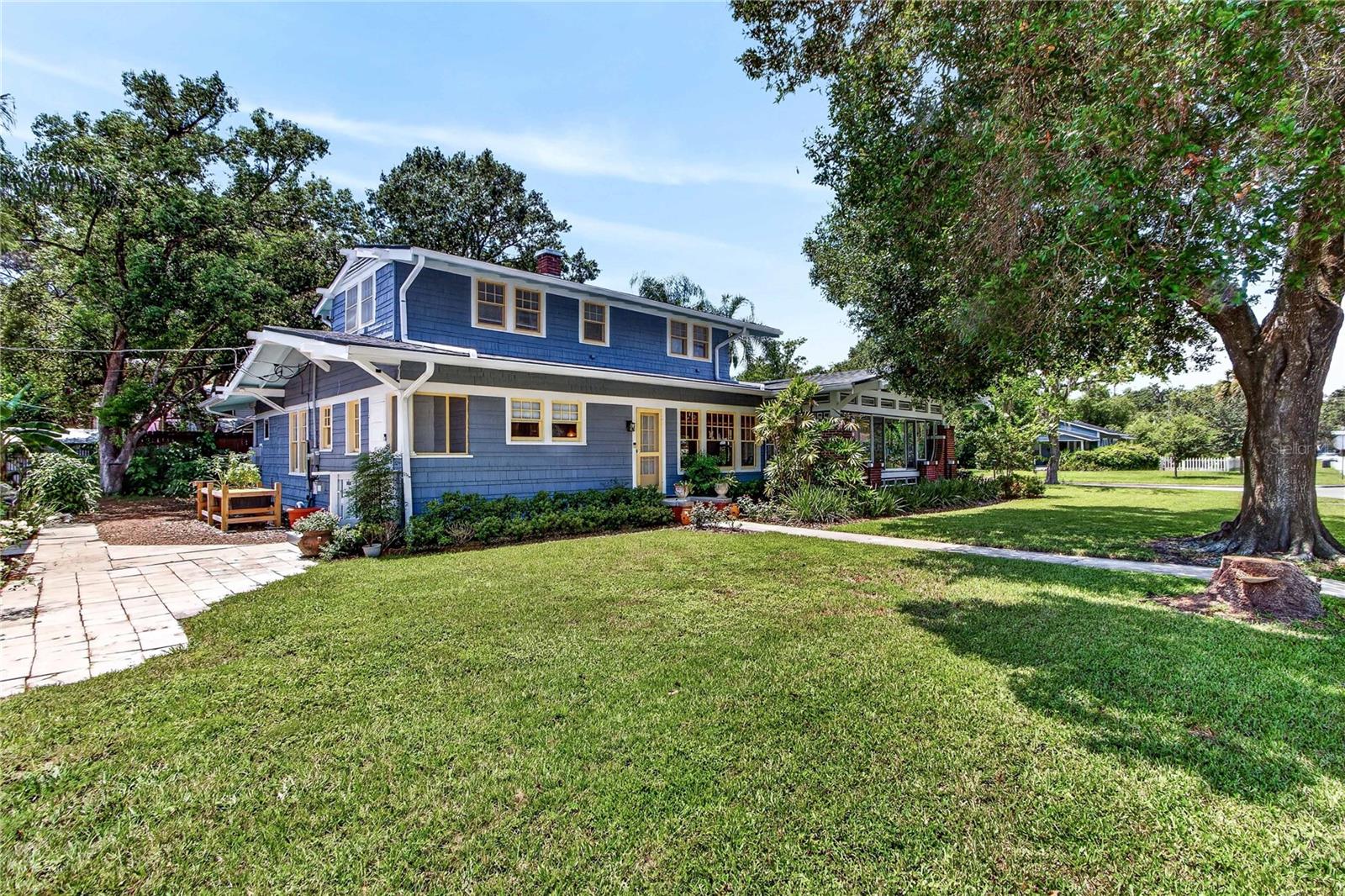 1201 MAGNOLIA AVENUE