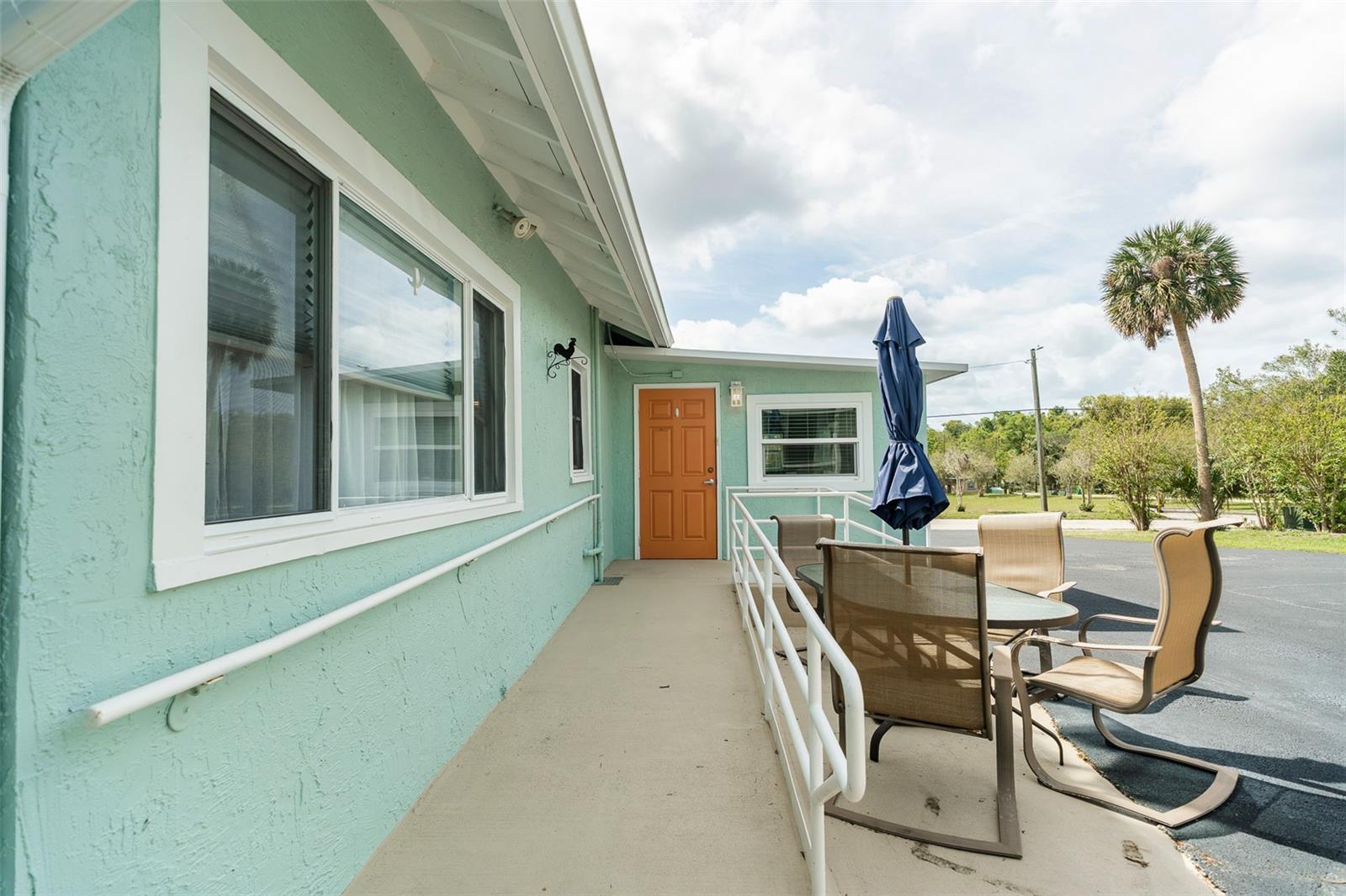 BENNETTS S 01/2 BLK 68 DE LAN - Residential